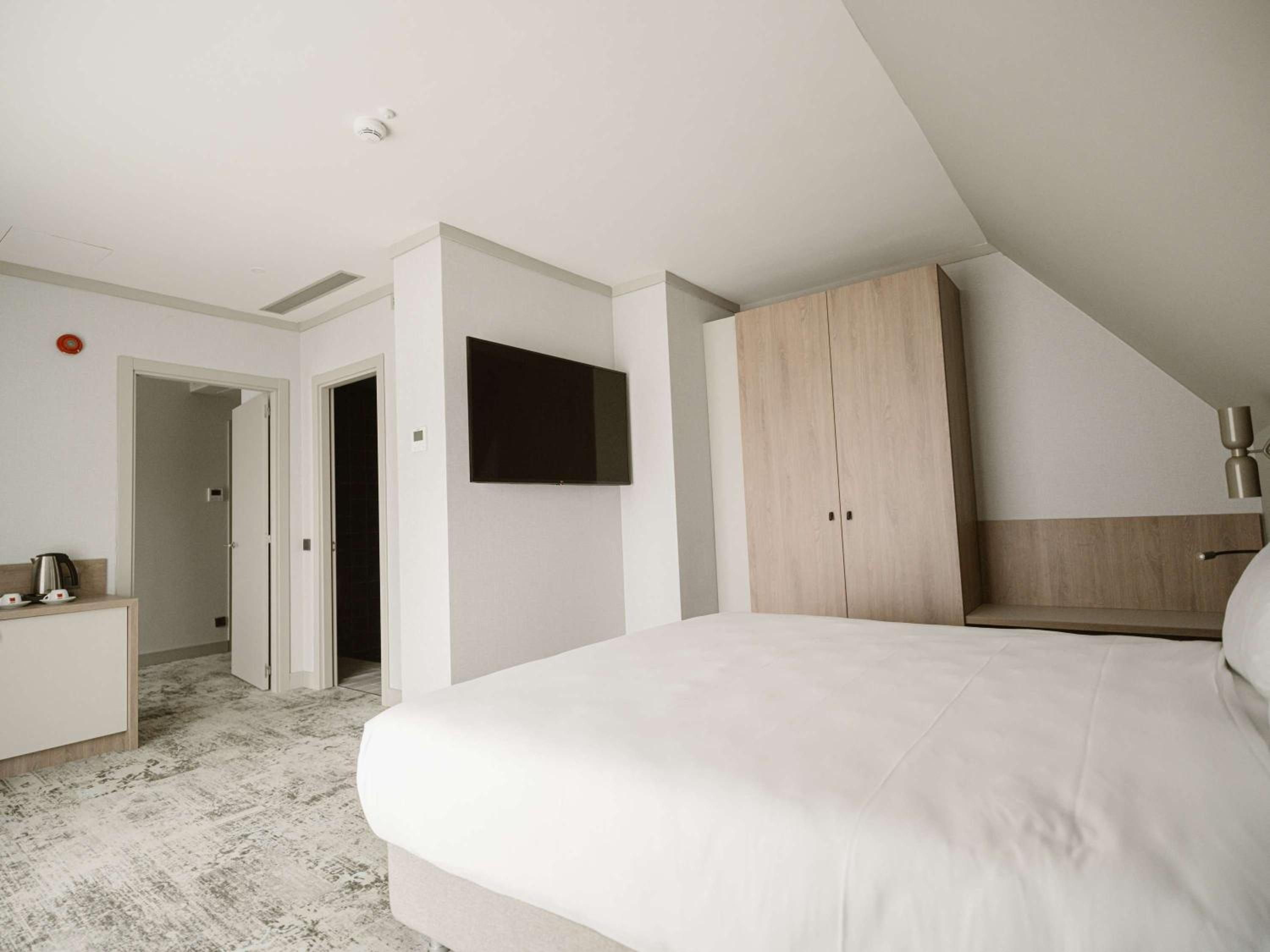 Privilege King Room - Photo 1