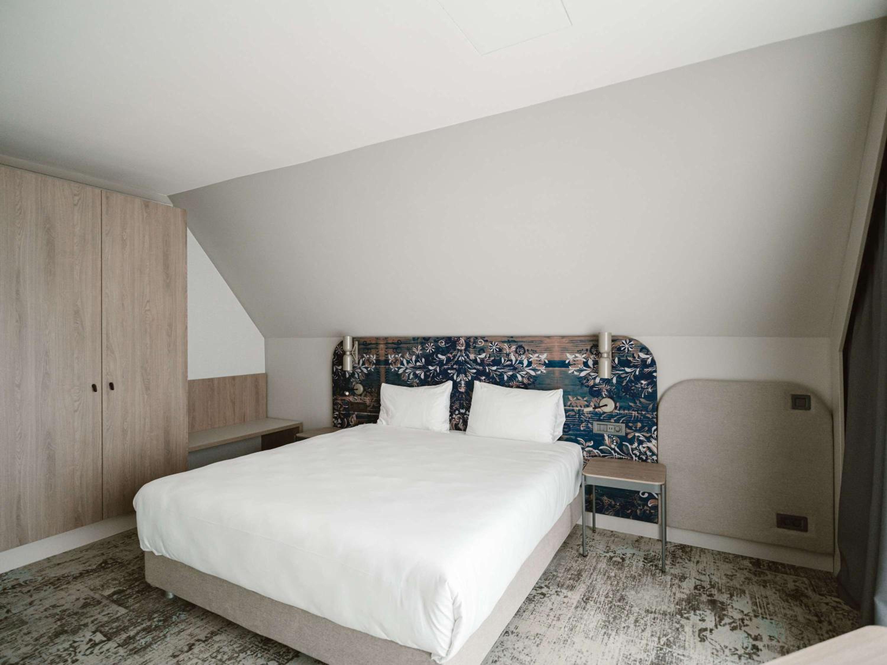 Suite with One Double Bed and Sofa Bed - Photo 2
