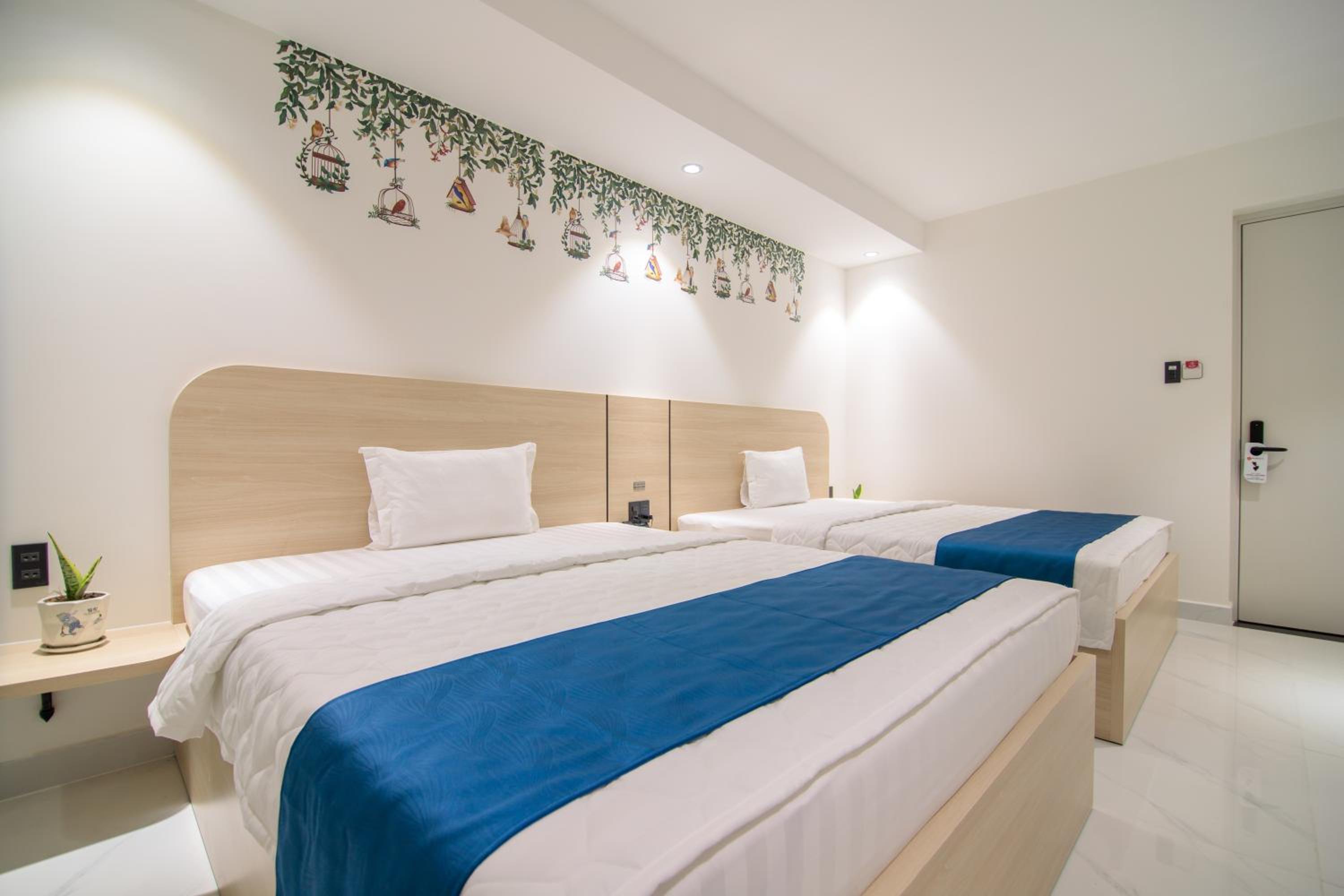 Deluxe Twin Room - Photo 9