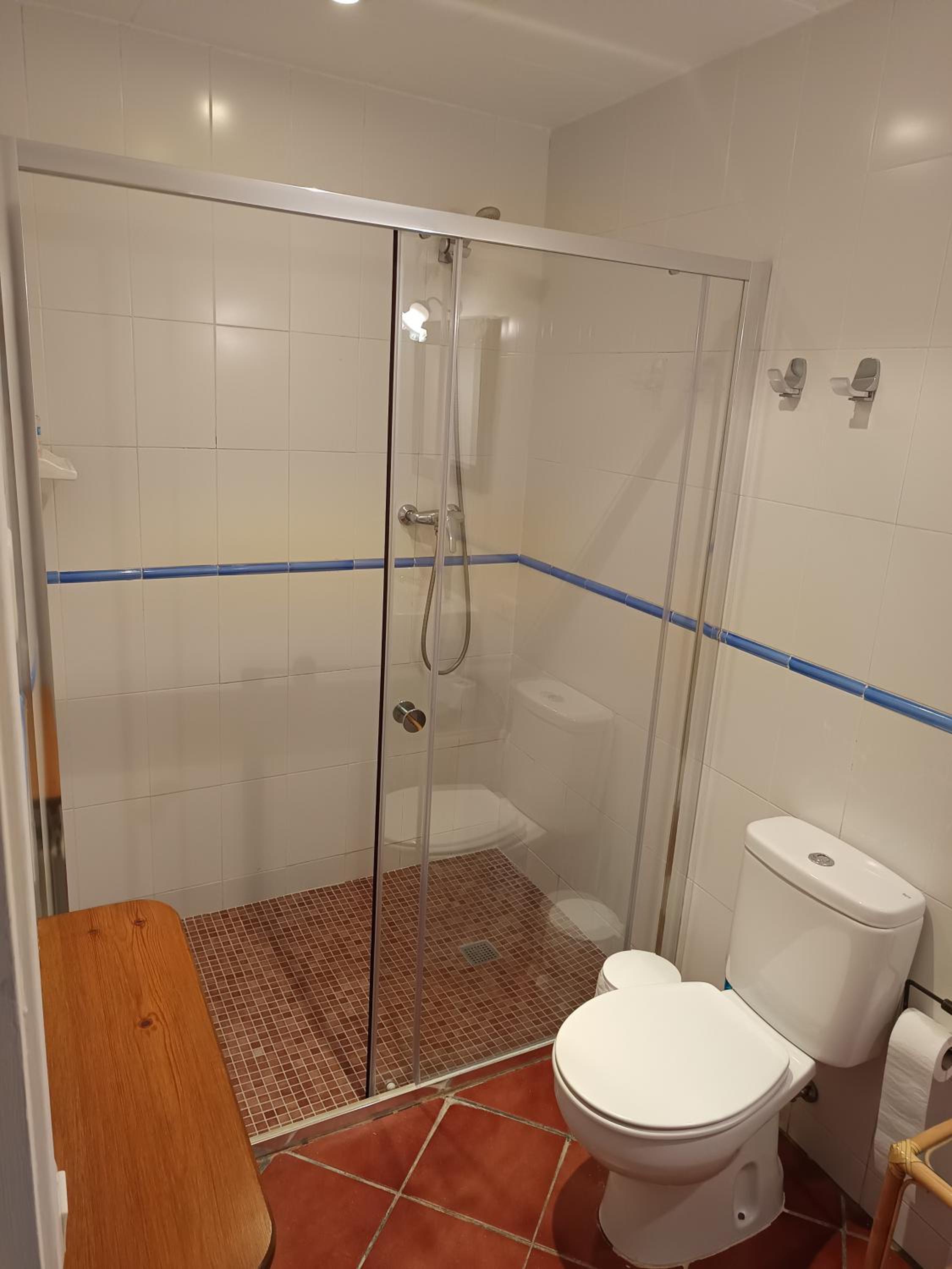 Triple Room with Private Bathroom - Photo 2
