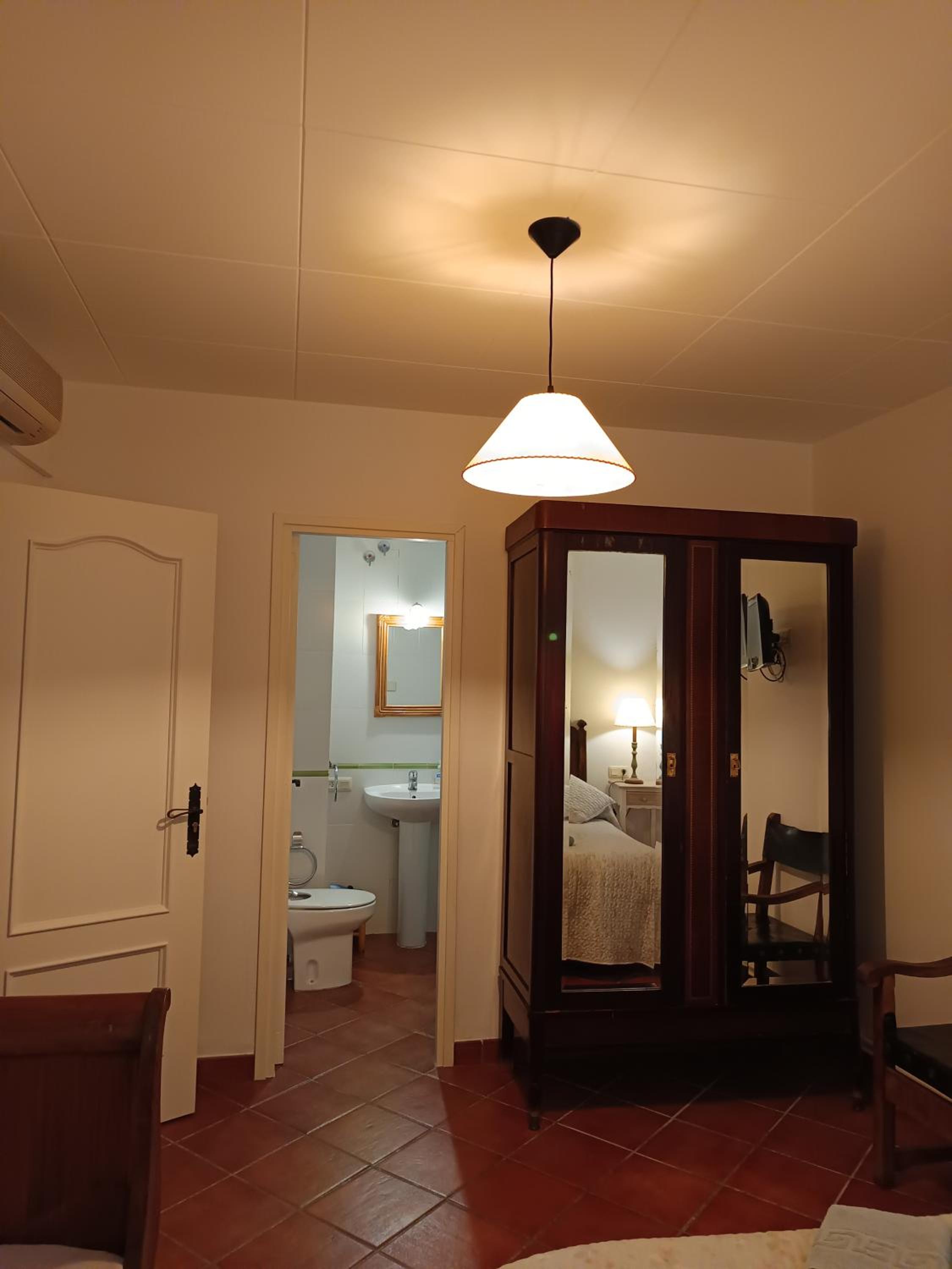 Double Room with Private Bathroom photo 3