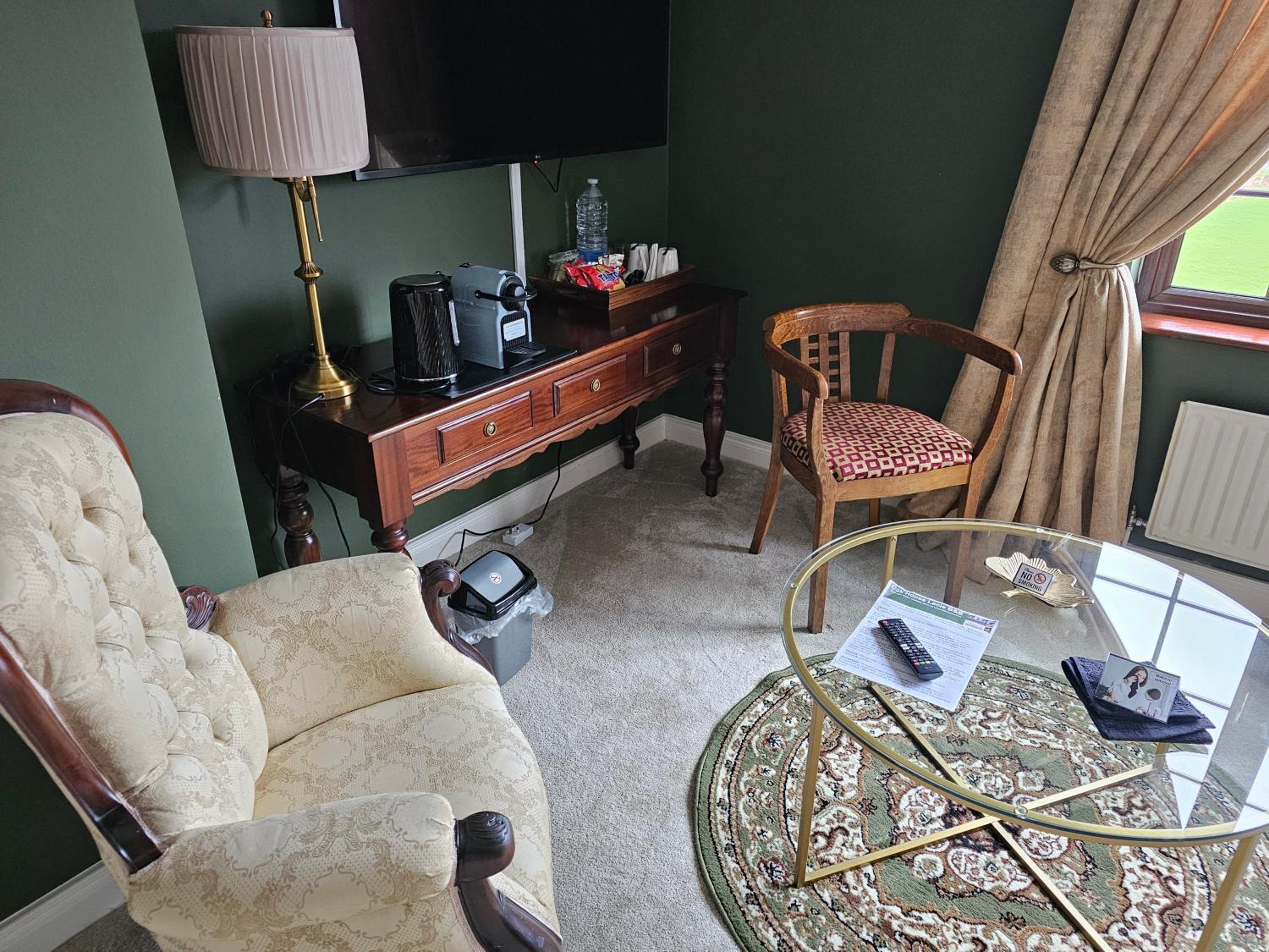 Superior King Room photo 2
