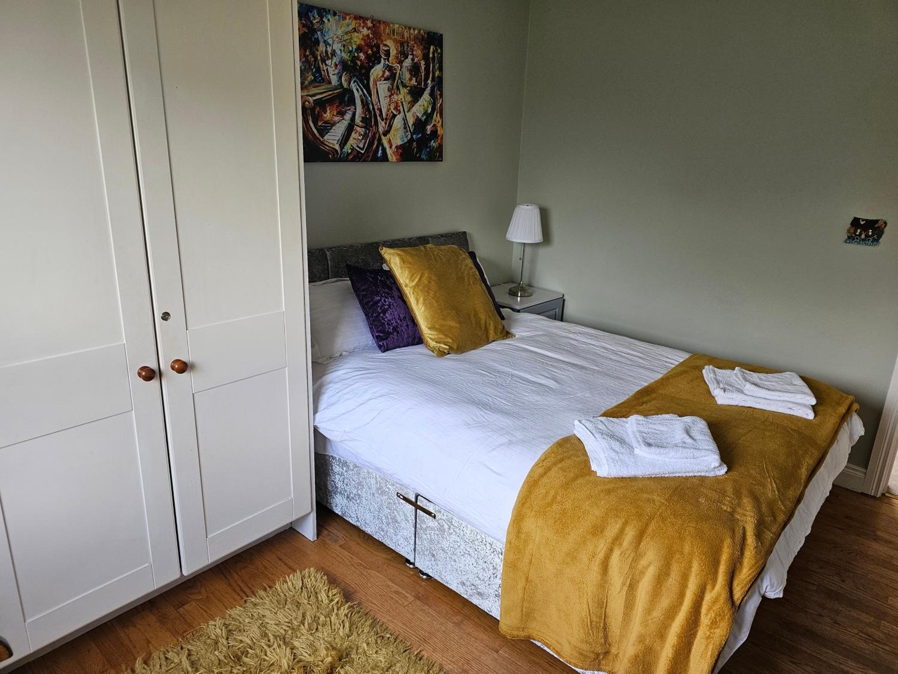 Standard Single Room with Shared Bathroom