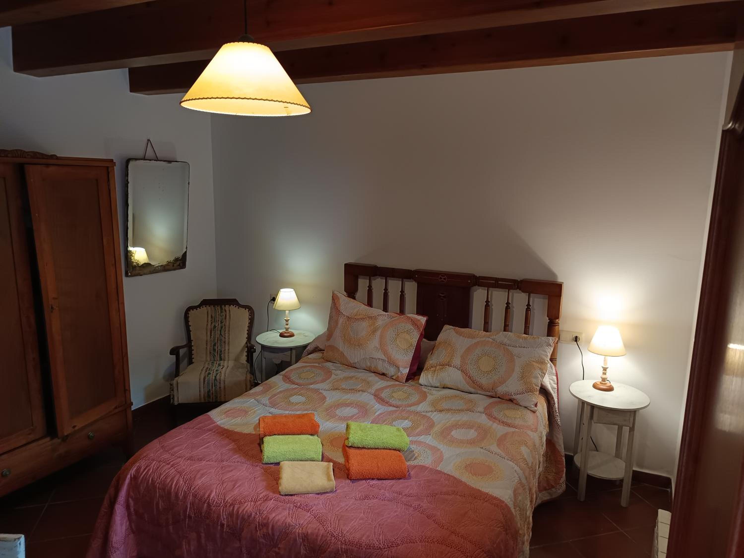 Double Room with Private Bathroom - Photo 2