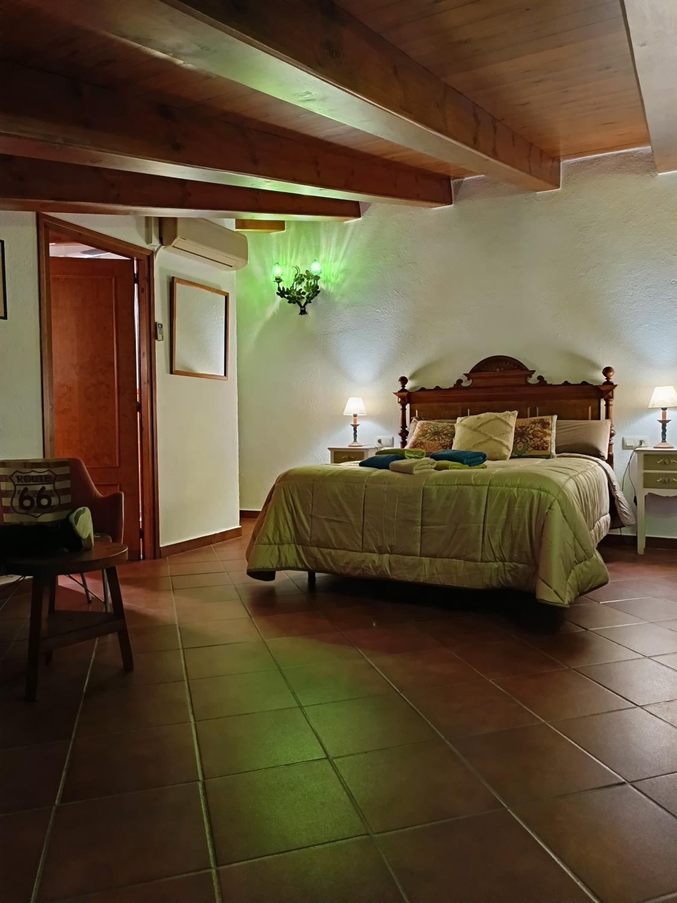 Deluxe Room - Photo 1