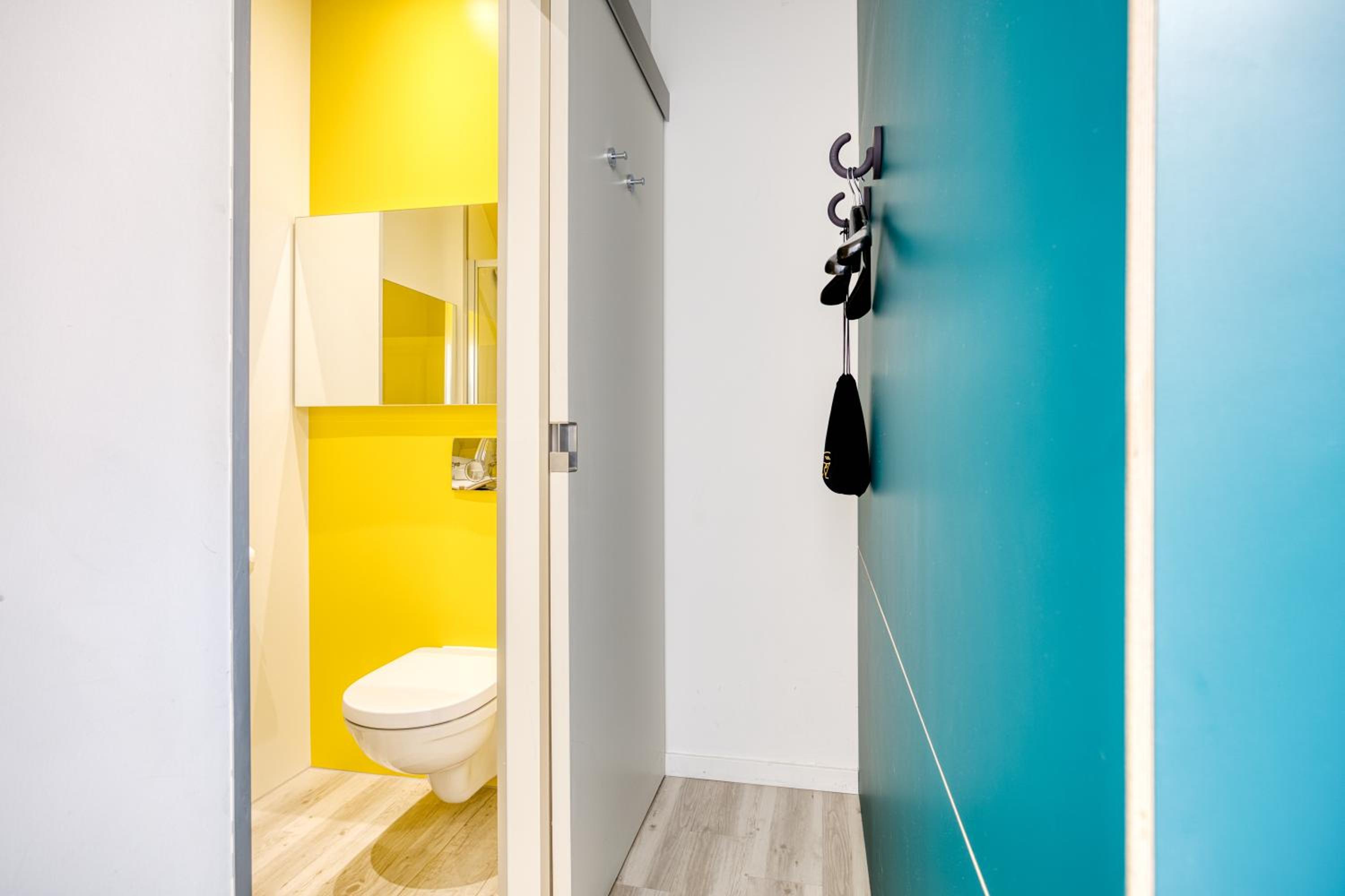 Small Double Room thumbnail 6