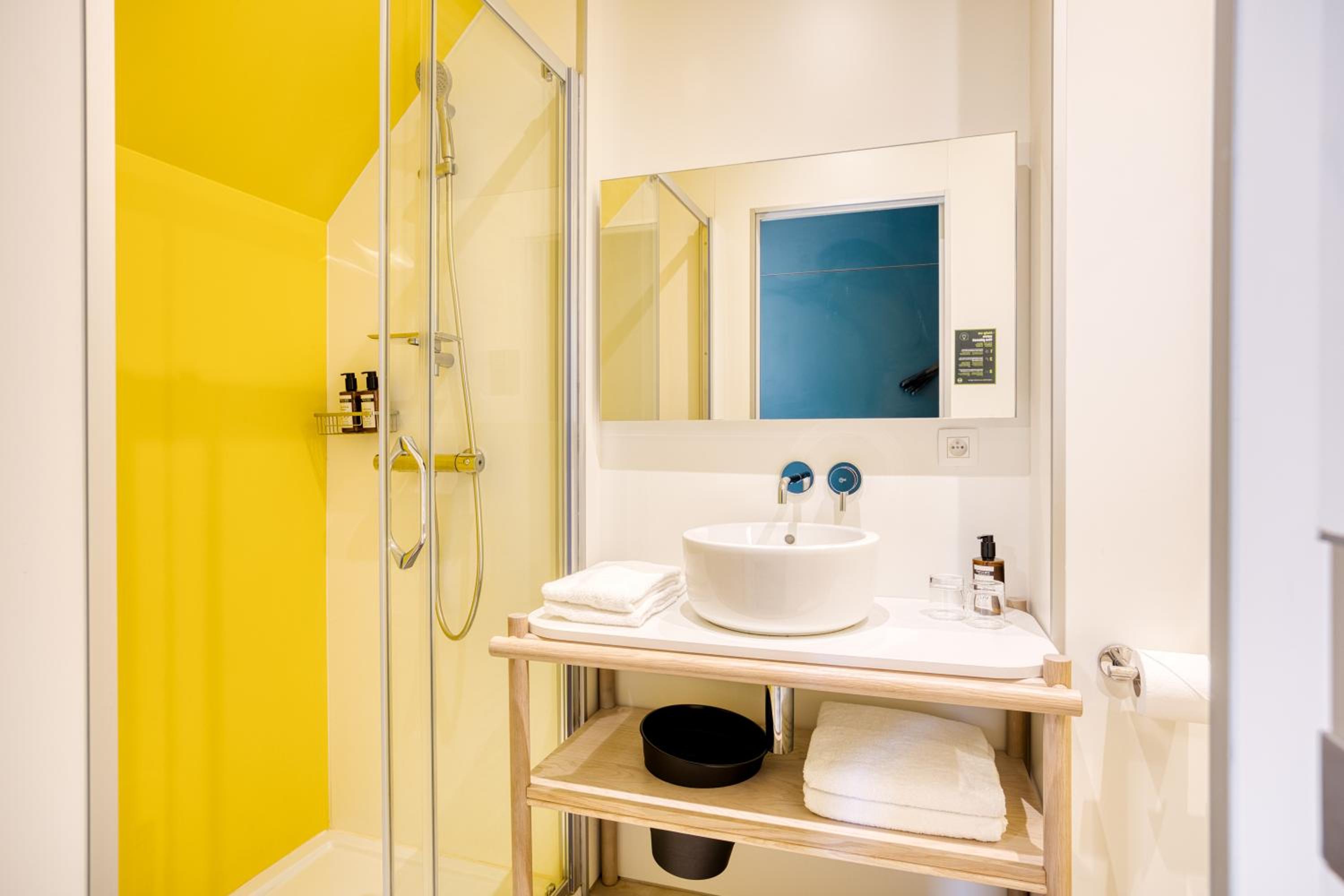 Small Double Room thumbnail 5