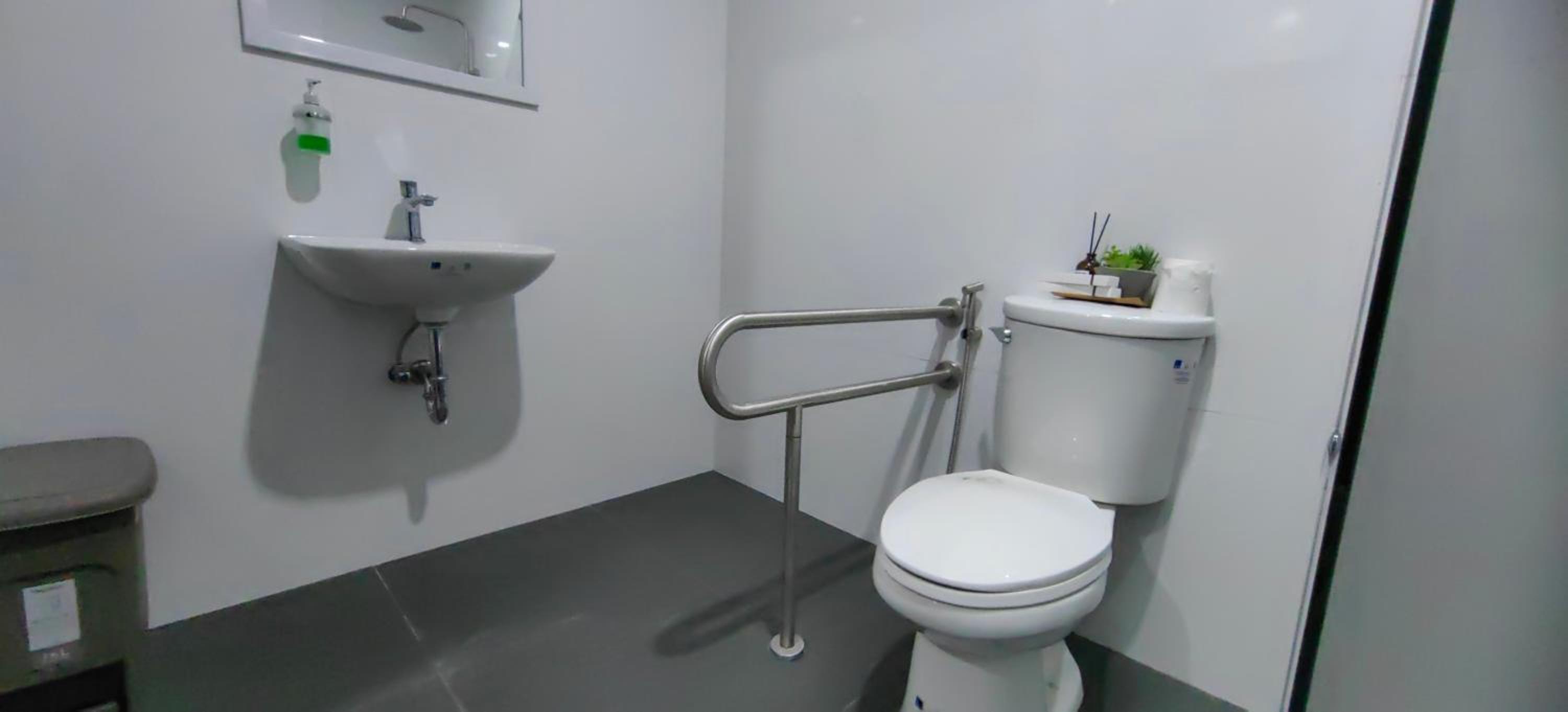 Deluxe Triple Room - Photo 13