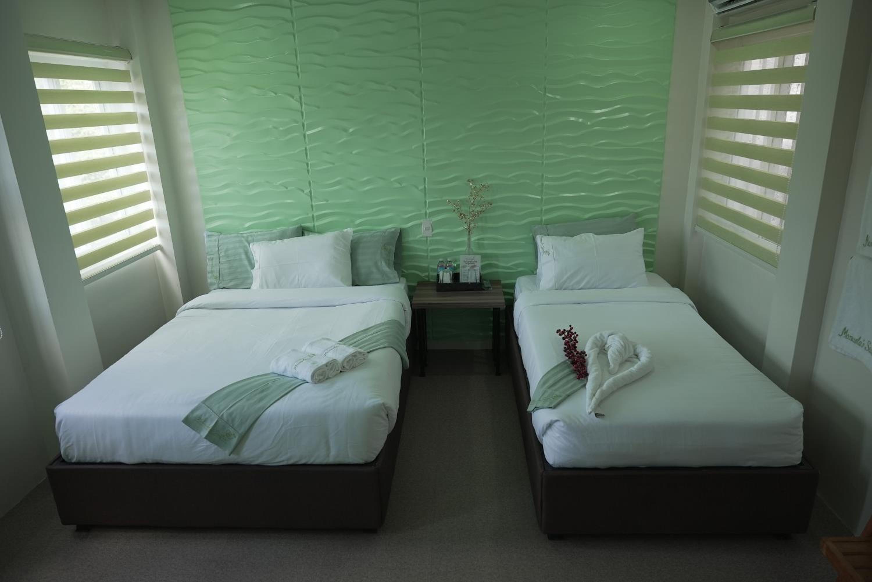 Deluxe Triple Room - Photo 20