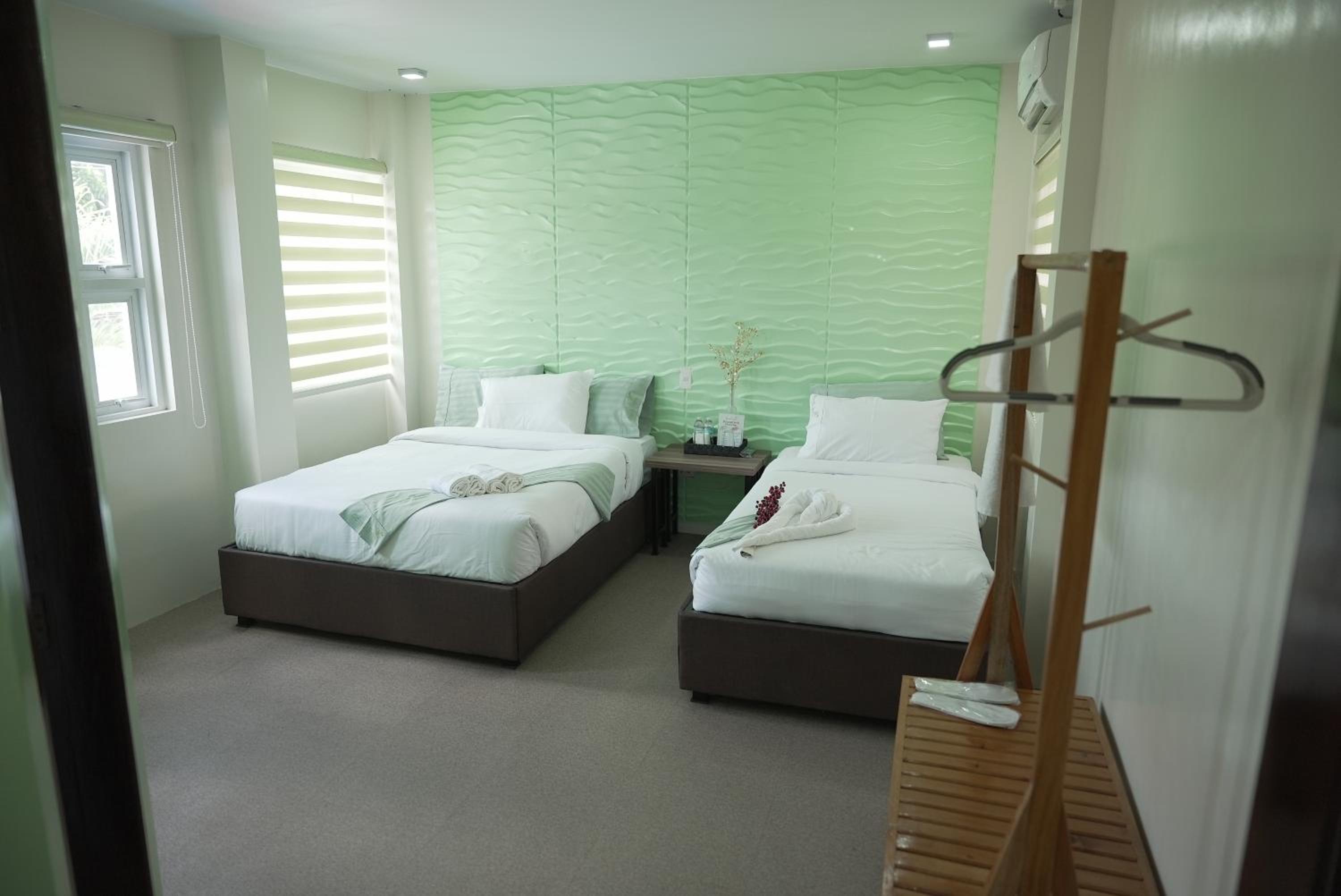 Deluxe Triple Room - Photo 25