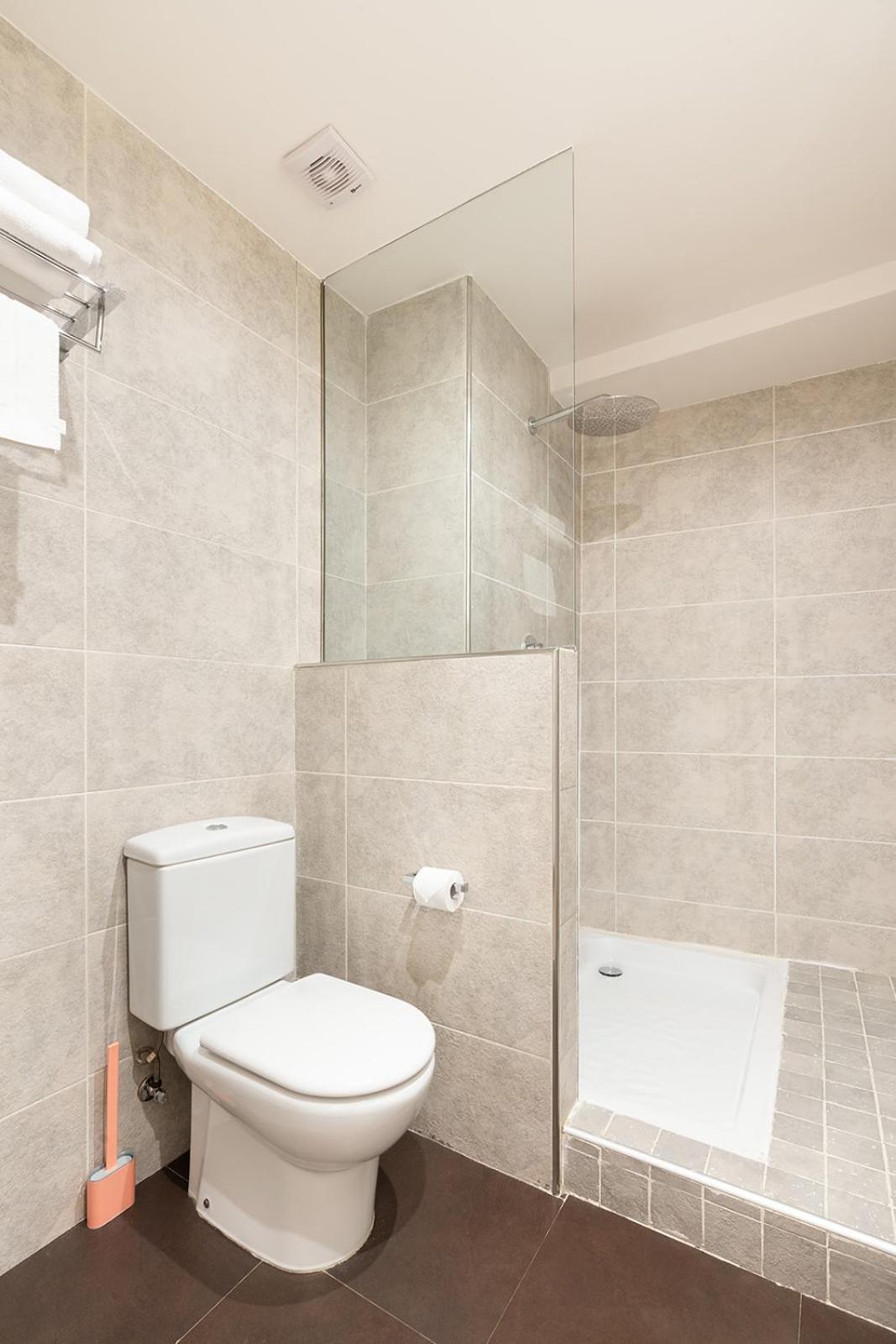 Double Room - Photo 24