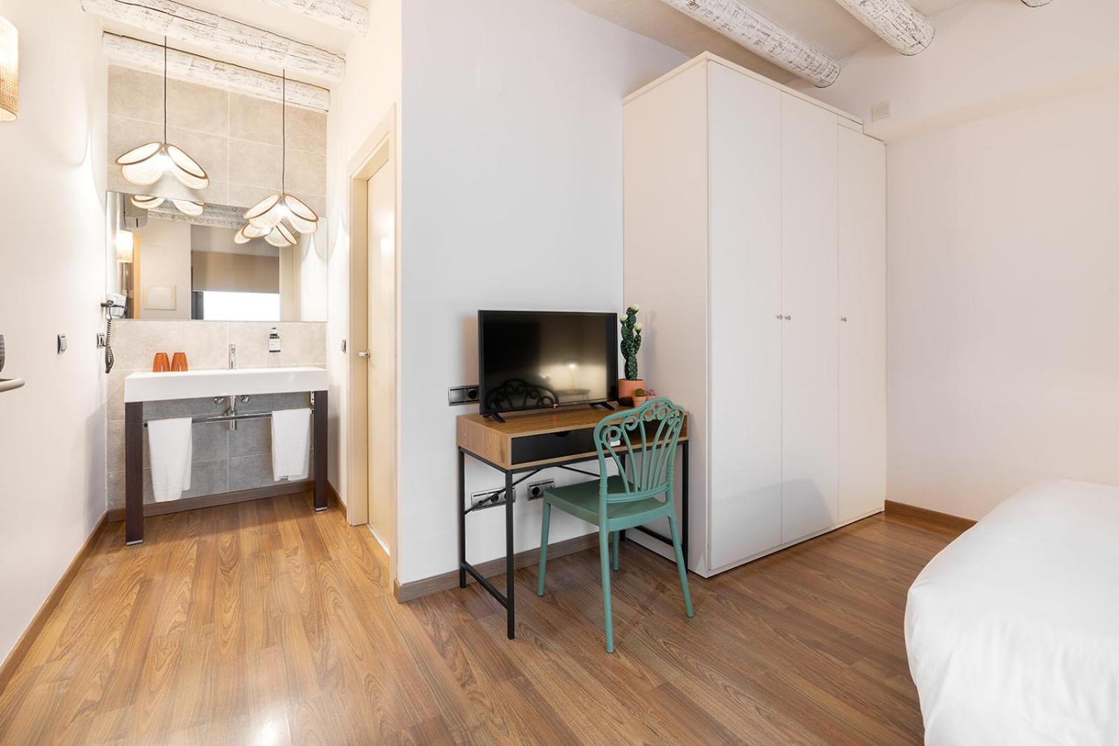 Double Room - Photo 20