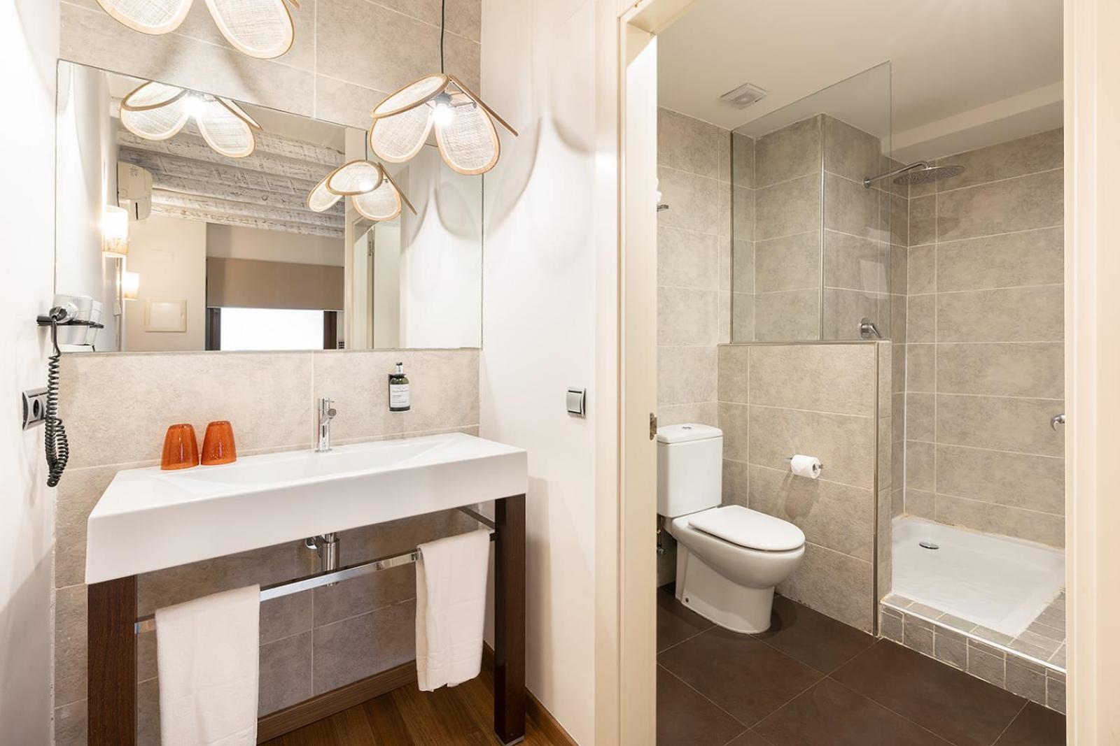 Double Room - Photo 22