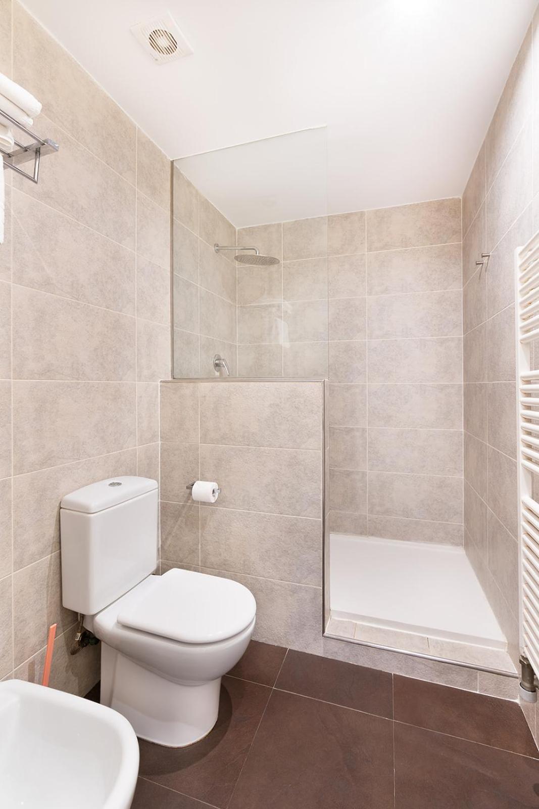 Double Room - Photo 37