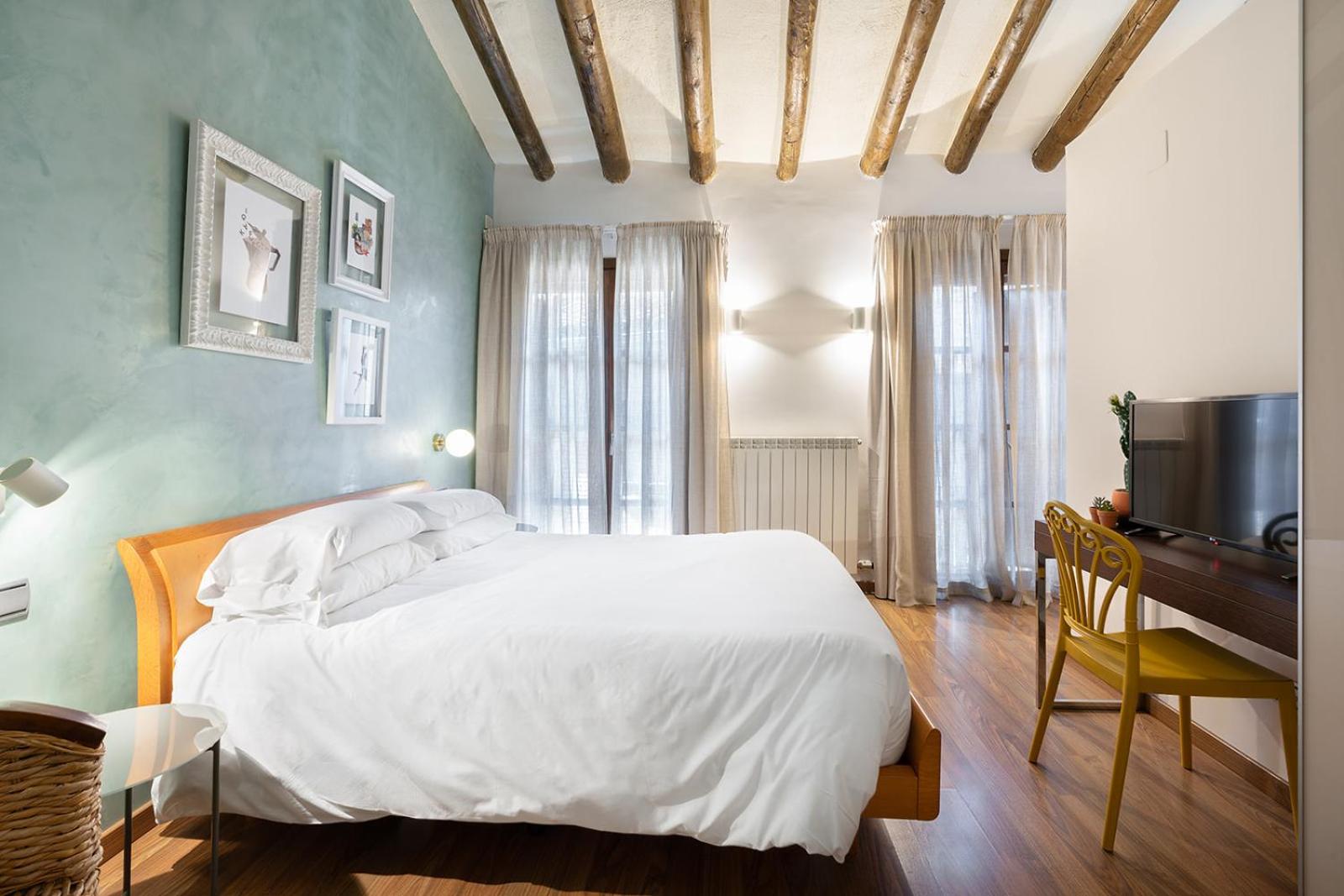 Double Room - Photo 11