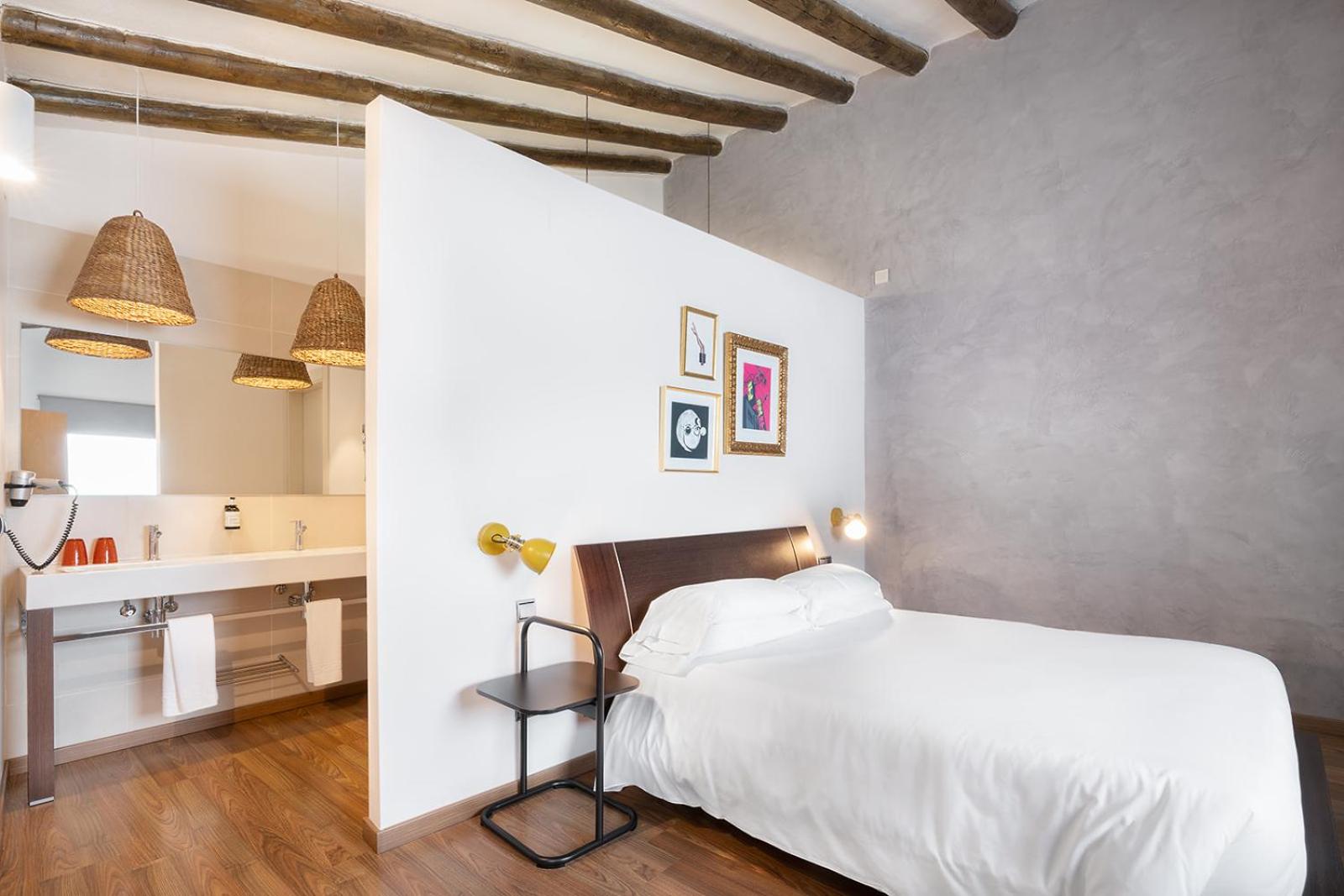 Double Room - Photo 13