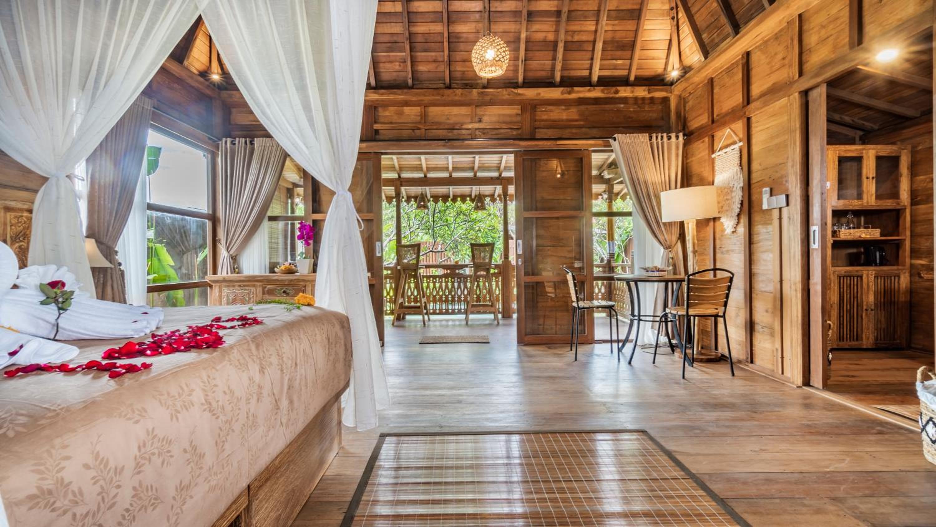 Villa with Private Pool - Photo 17