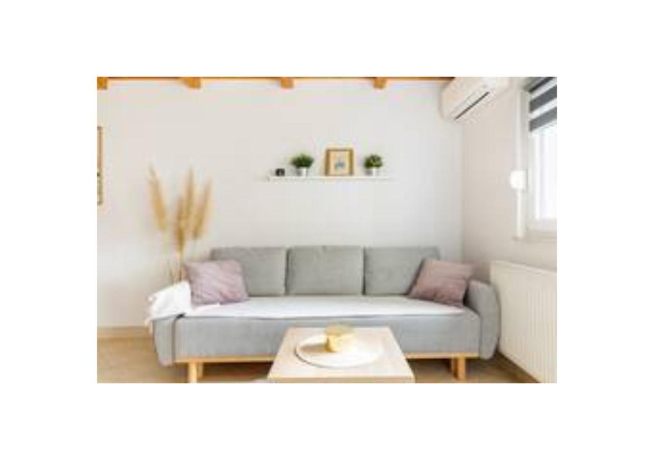 One-Bedroom Apartment - Photo 28