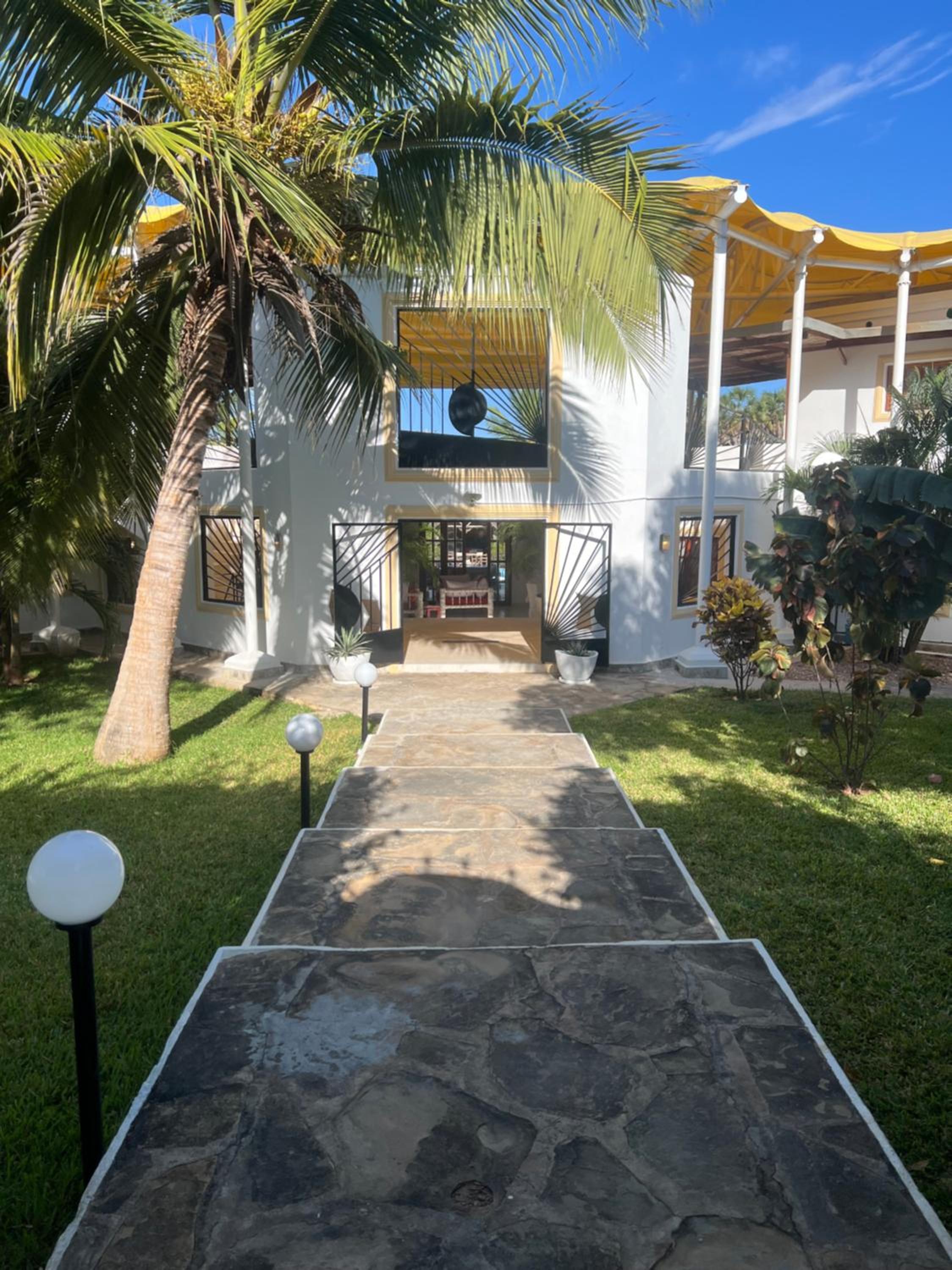 Villa photo 3