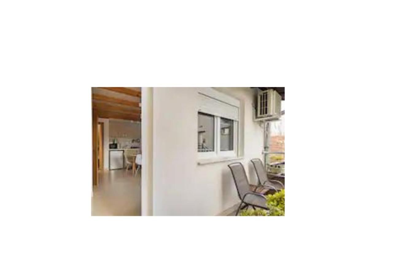 One-Bedroom Apartment - Photo 6