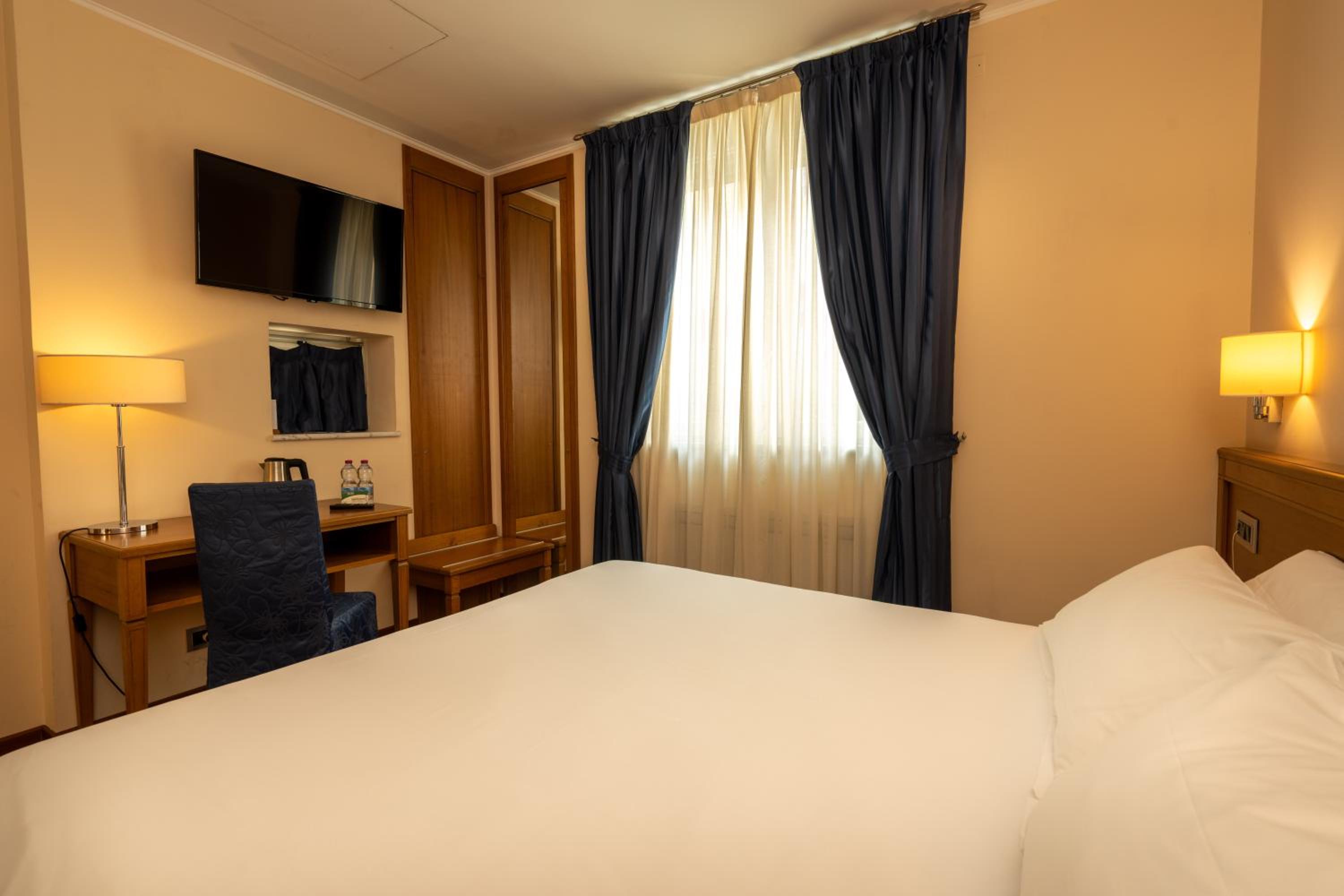 Superior Double or Twin Room - Photo 6