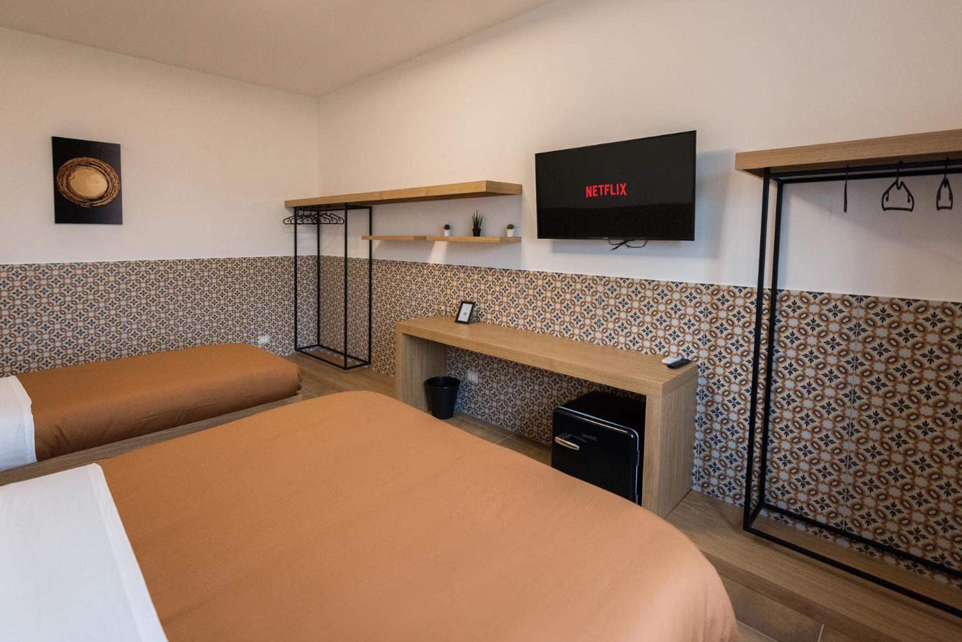 Deluxe King Suite