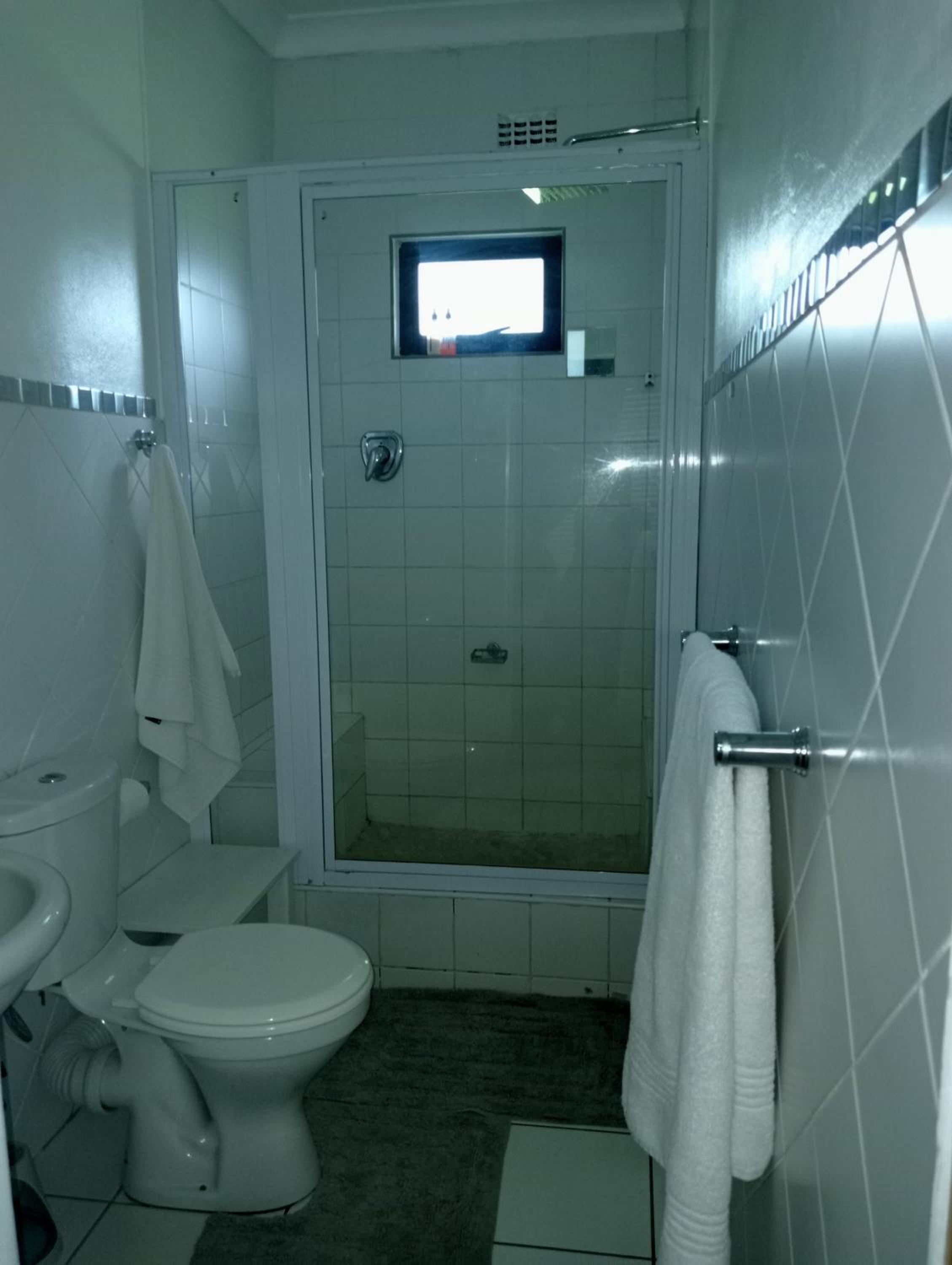 Apartment with Shower photo 3