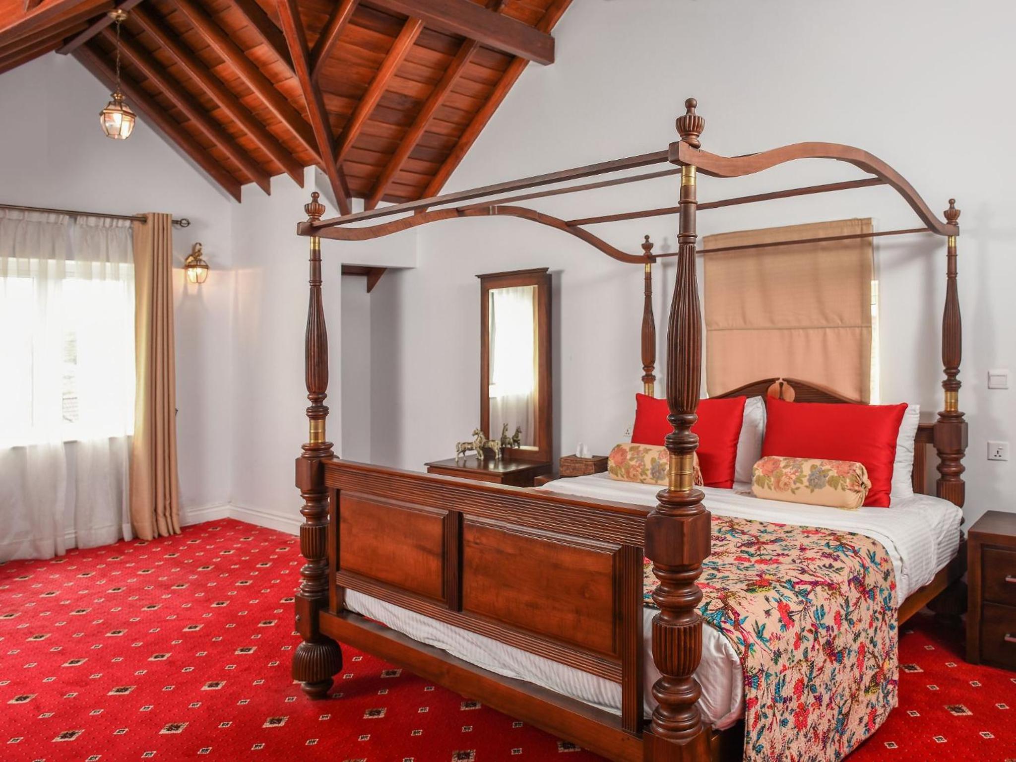 Suite with Mountain View