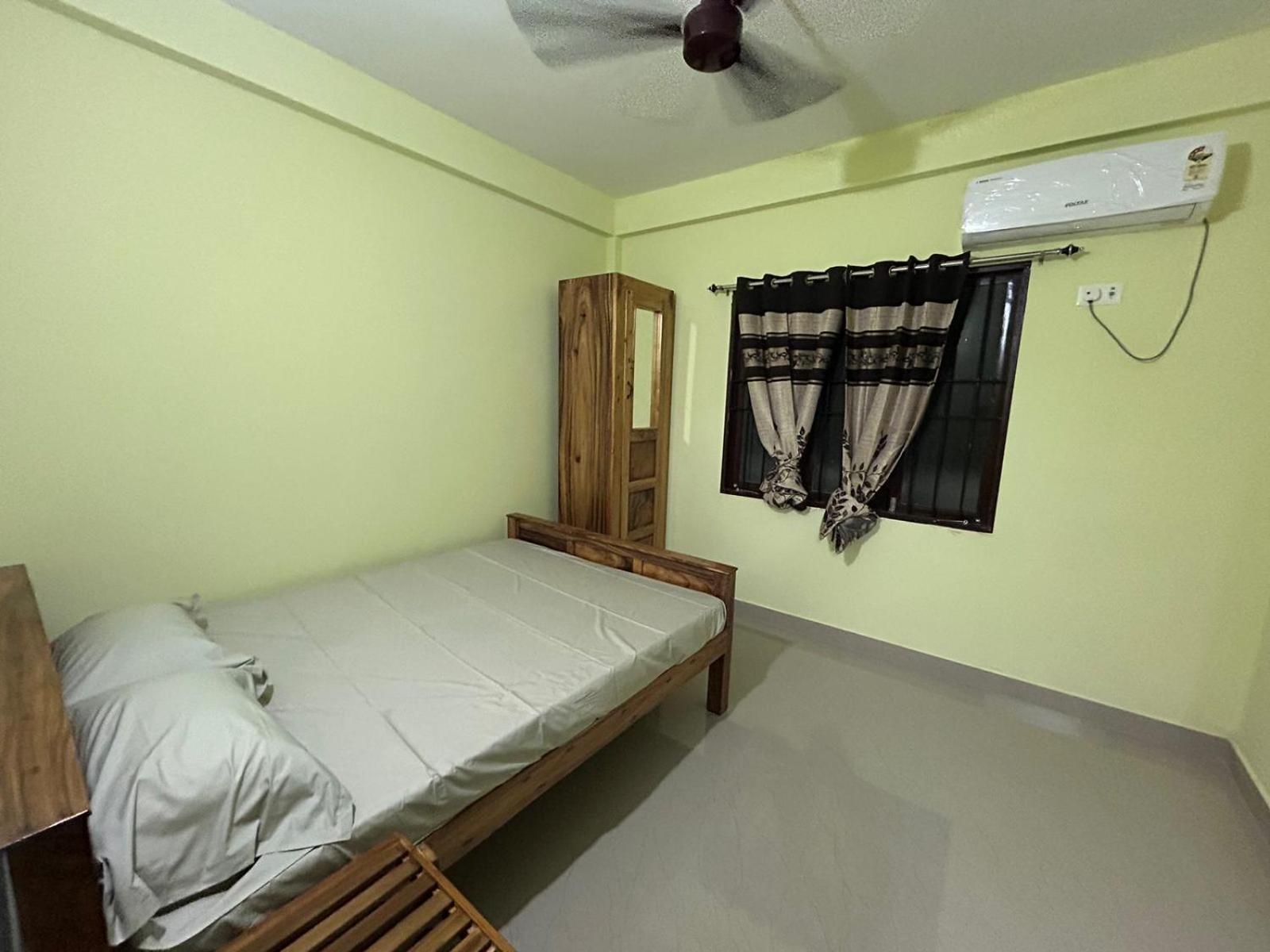 Deluxe Studio