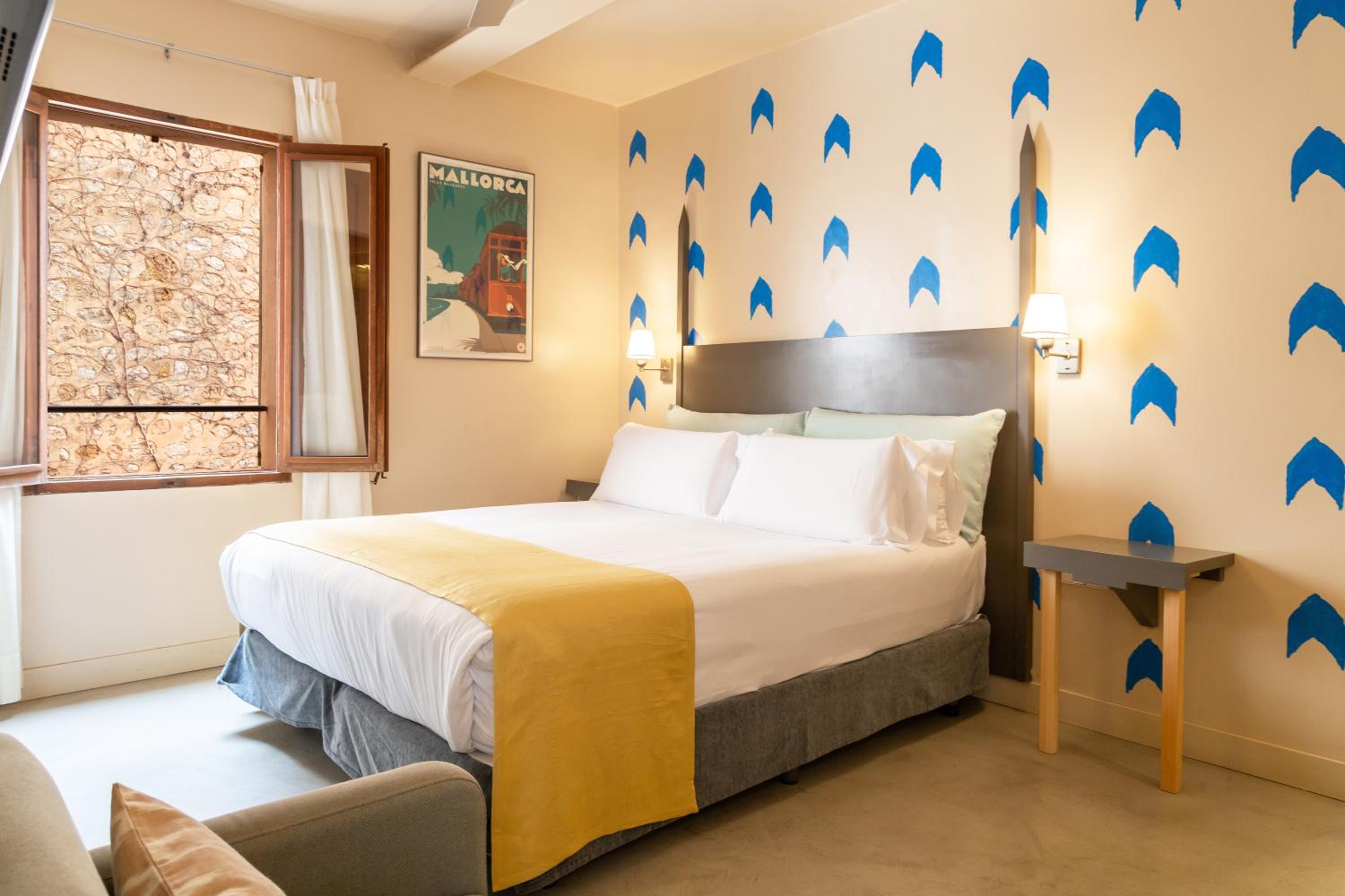 Double or Twin Room - Photo 15