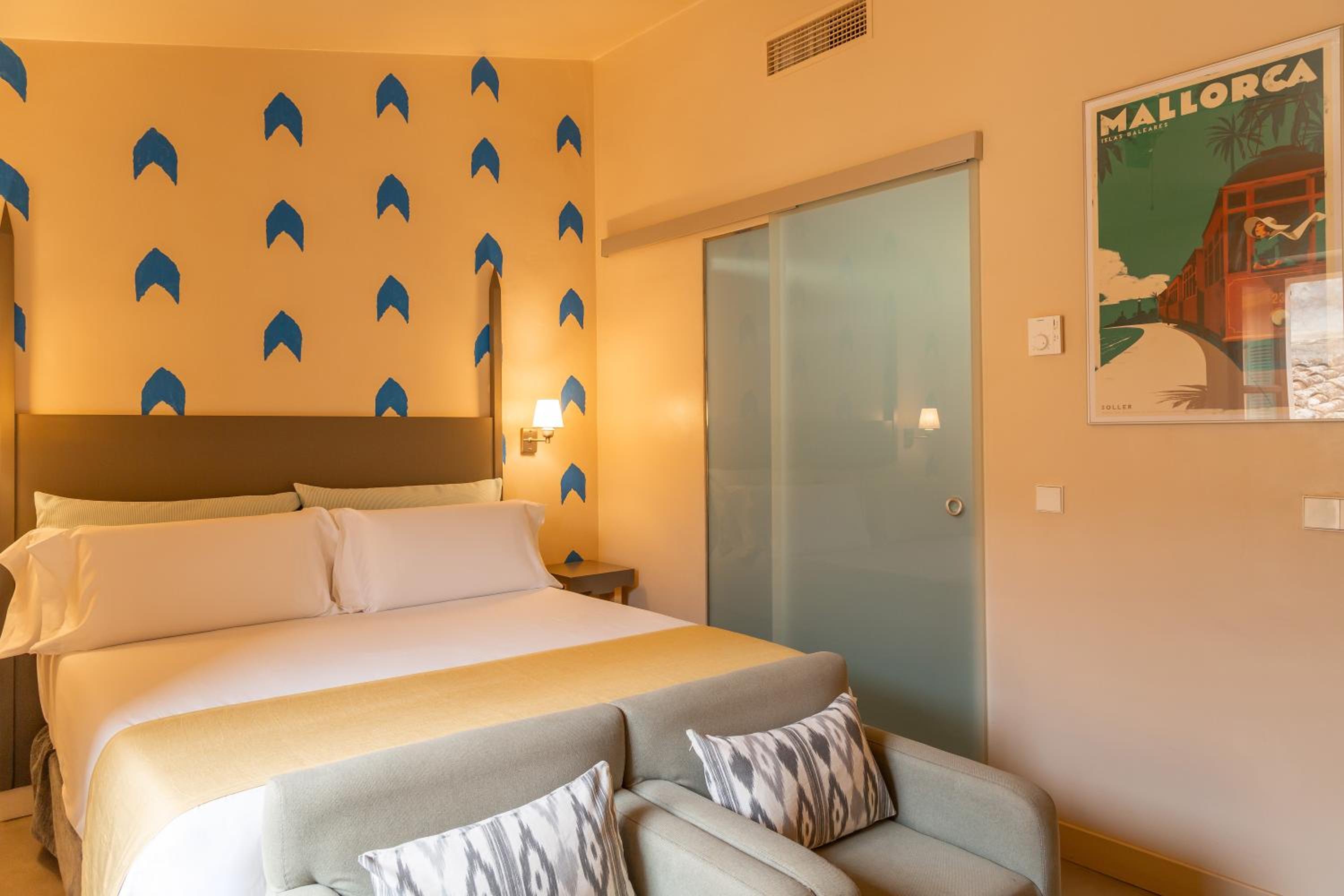 Double or Twin Room - Photo 28