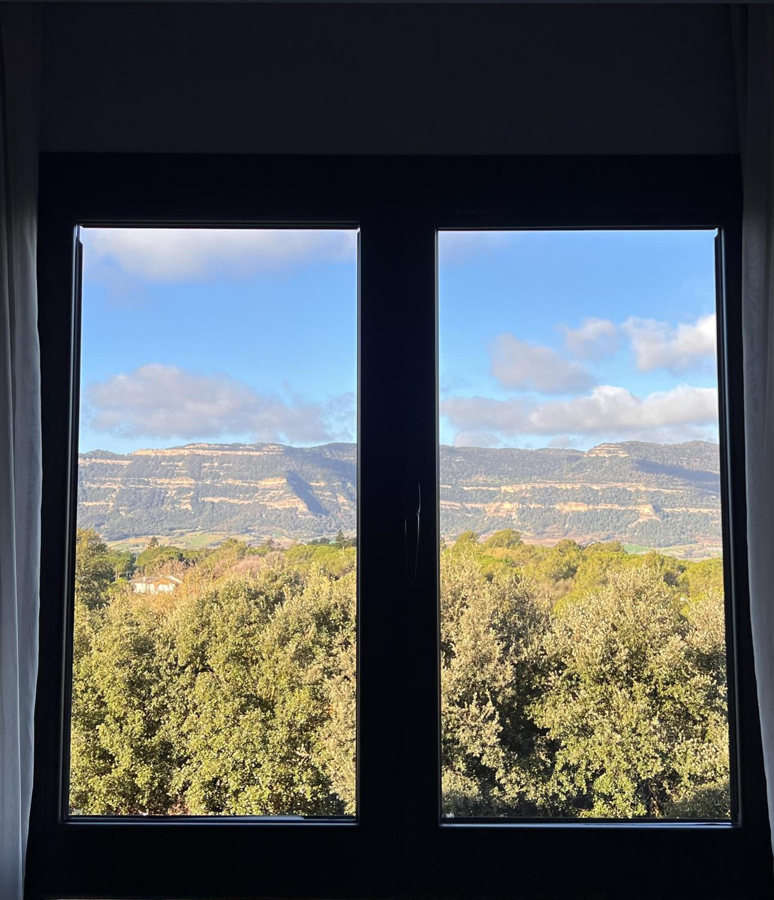 Double or Twin Room with Mountain View - Photo 3