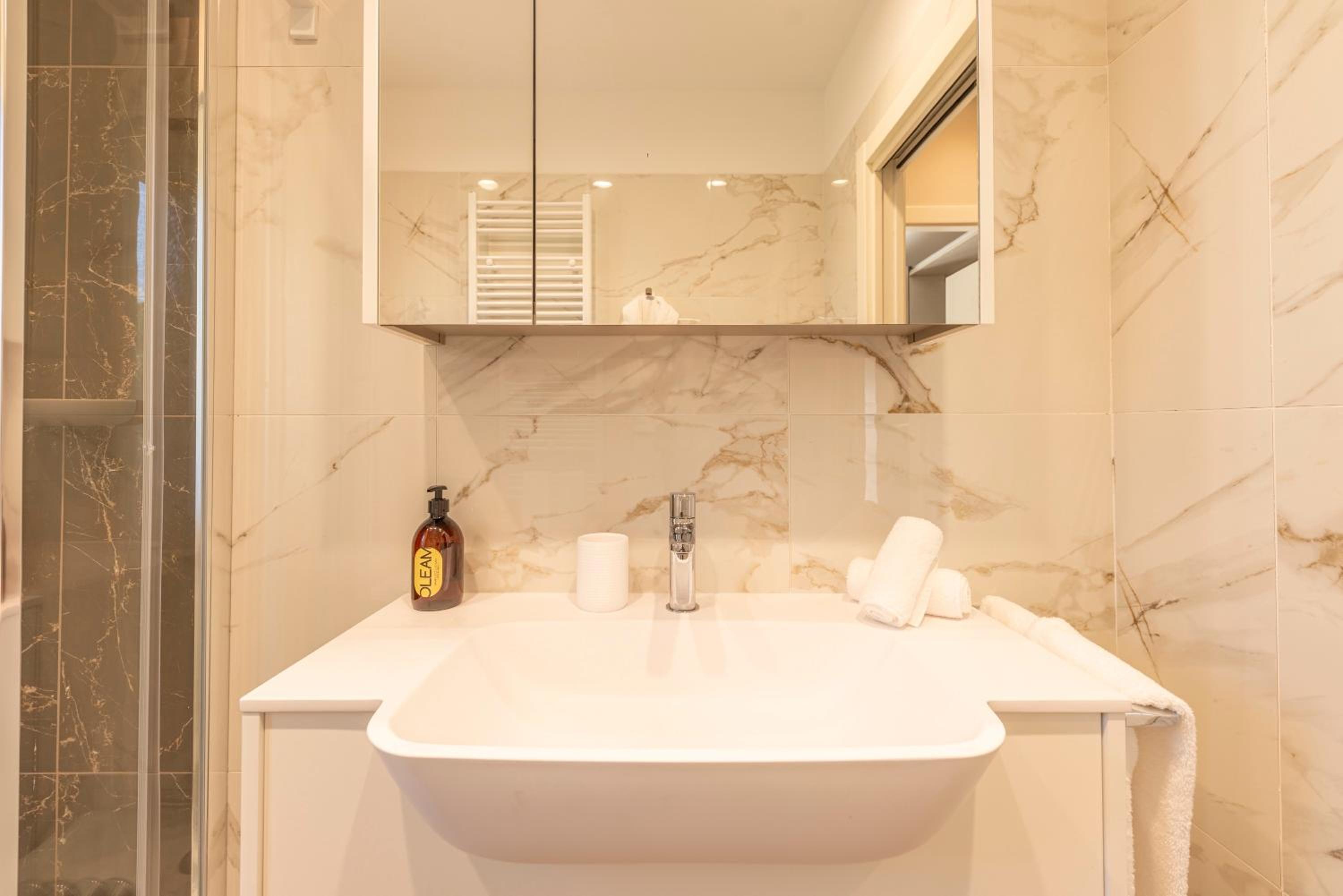 Junior Suite - Photo 11