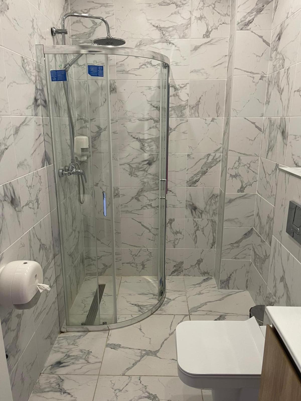 Double Room with Pool View - Photo 28