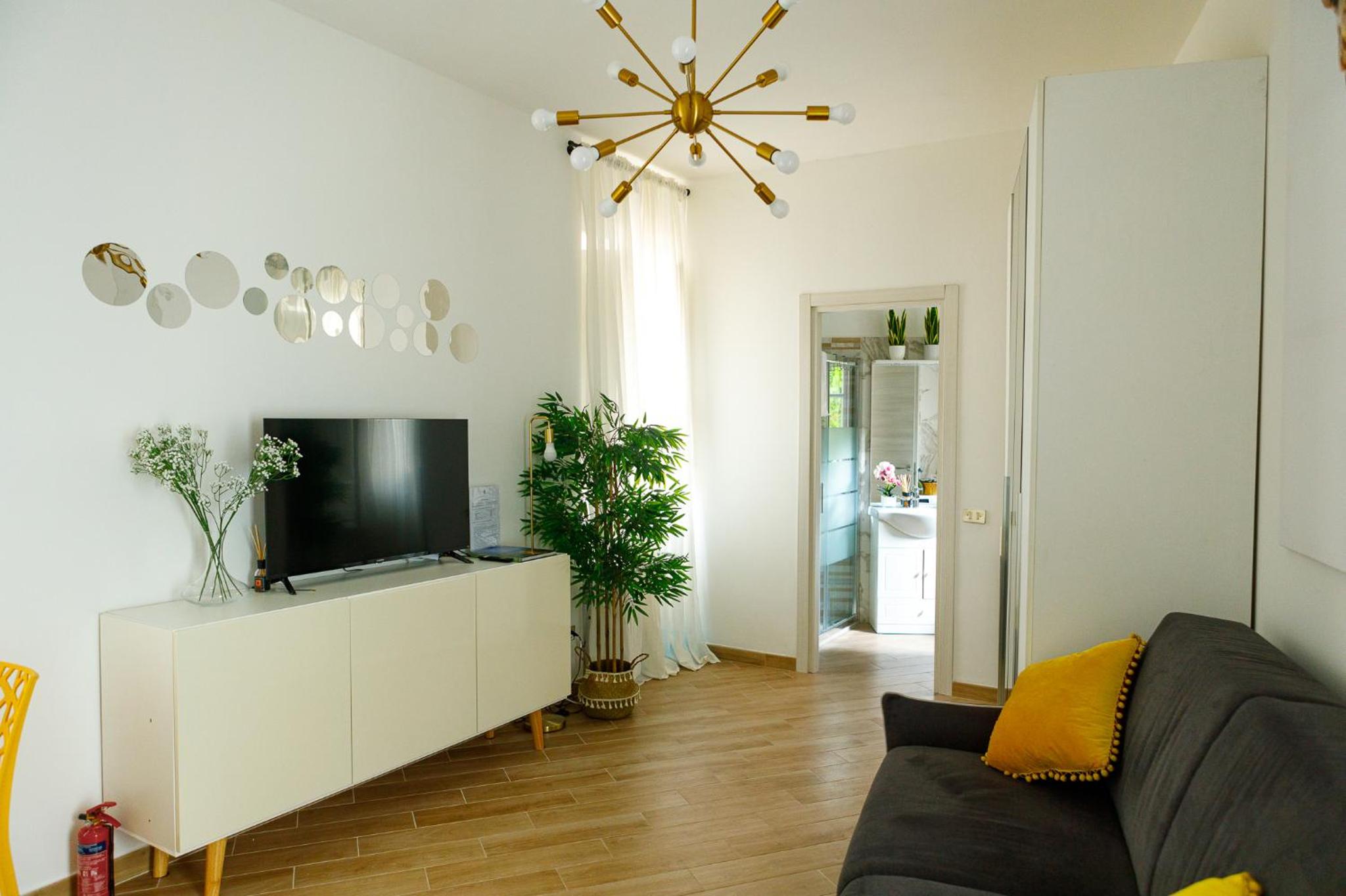 One-Bedroom Apartment photo 1