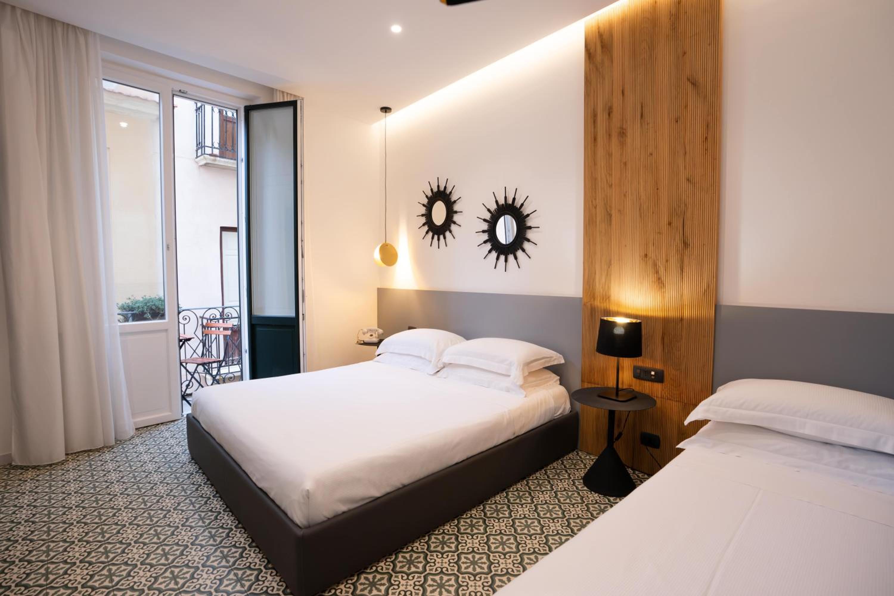 Suite with Terrace - Photo 2