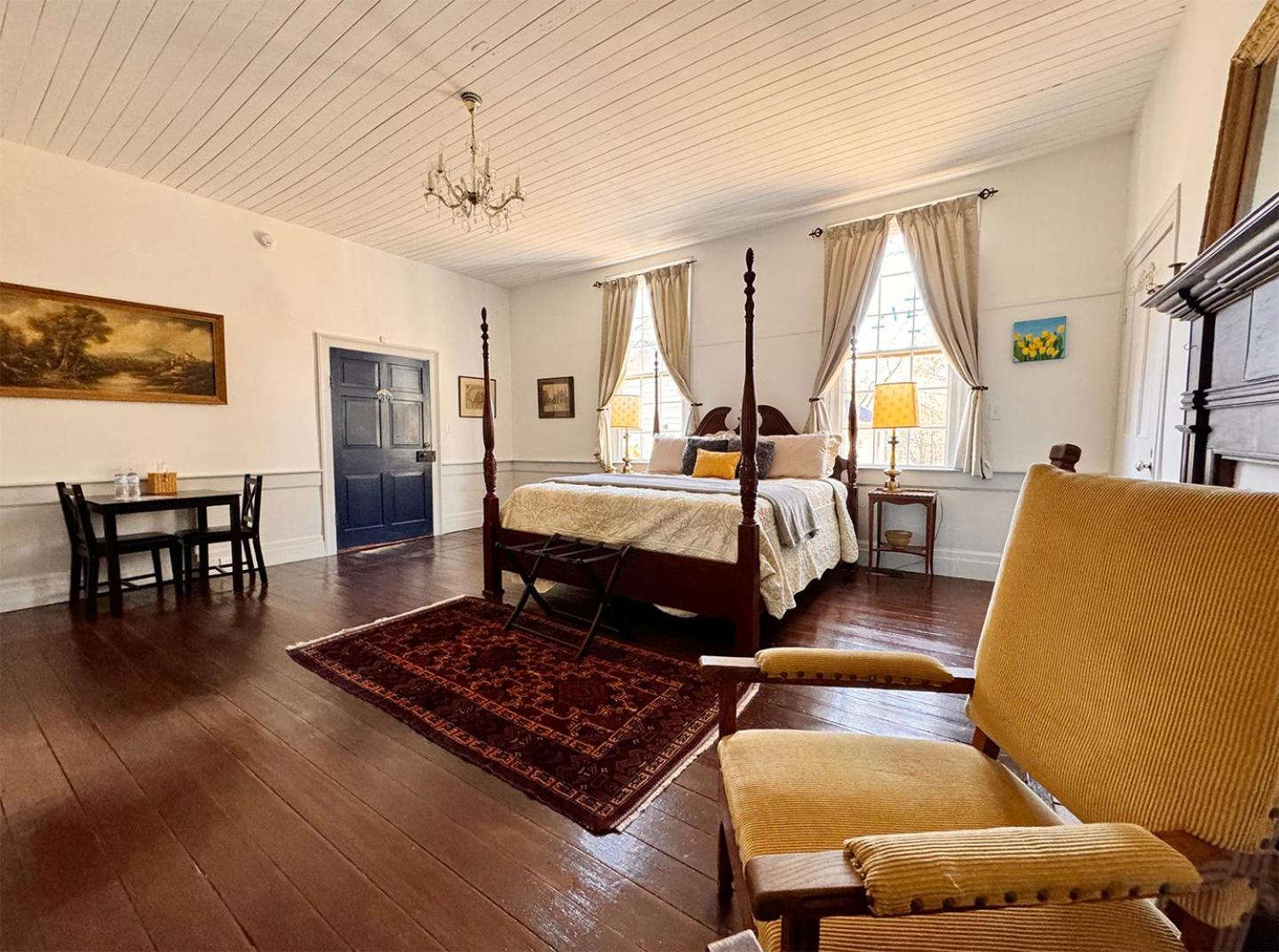 Deluxe King Room photo 1
