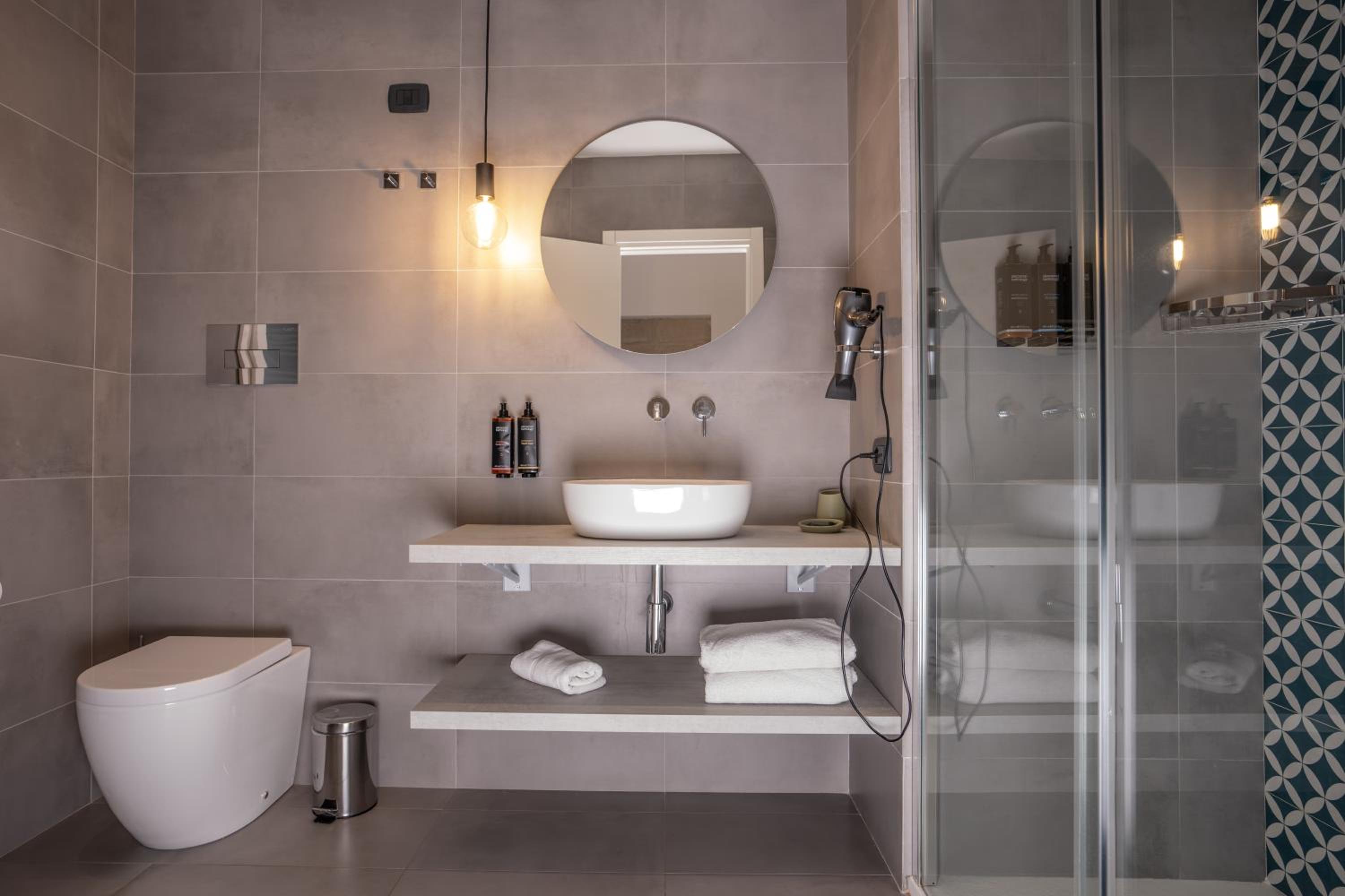Superior Suite - Photo 10
