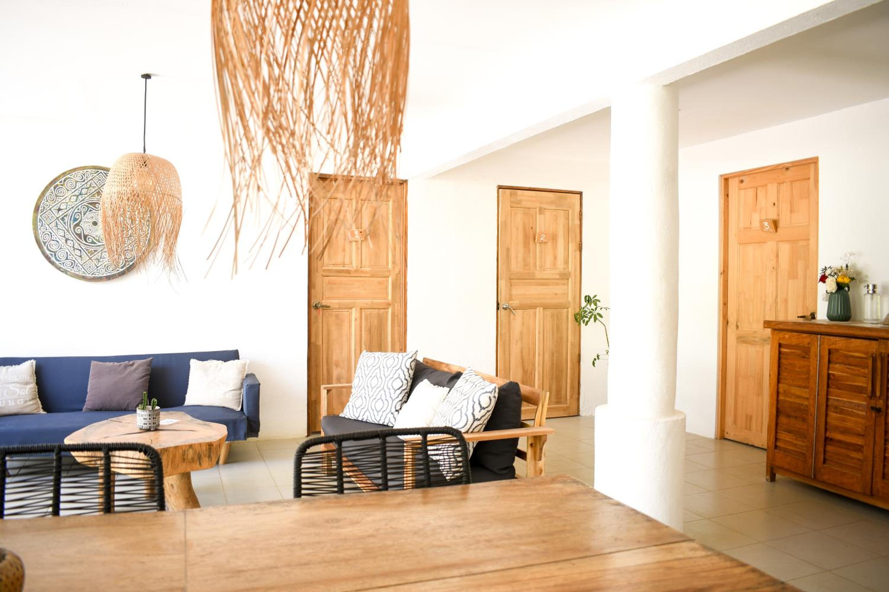 Five-Bedroom House photo 1