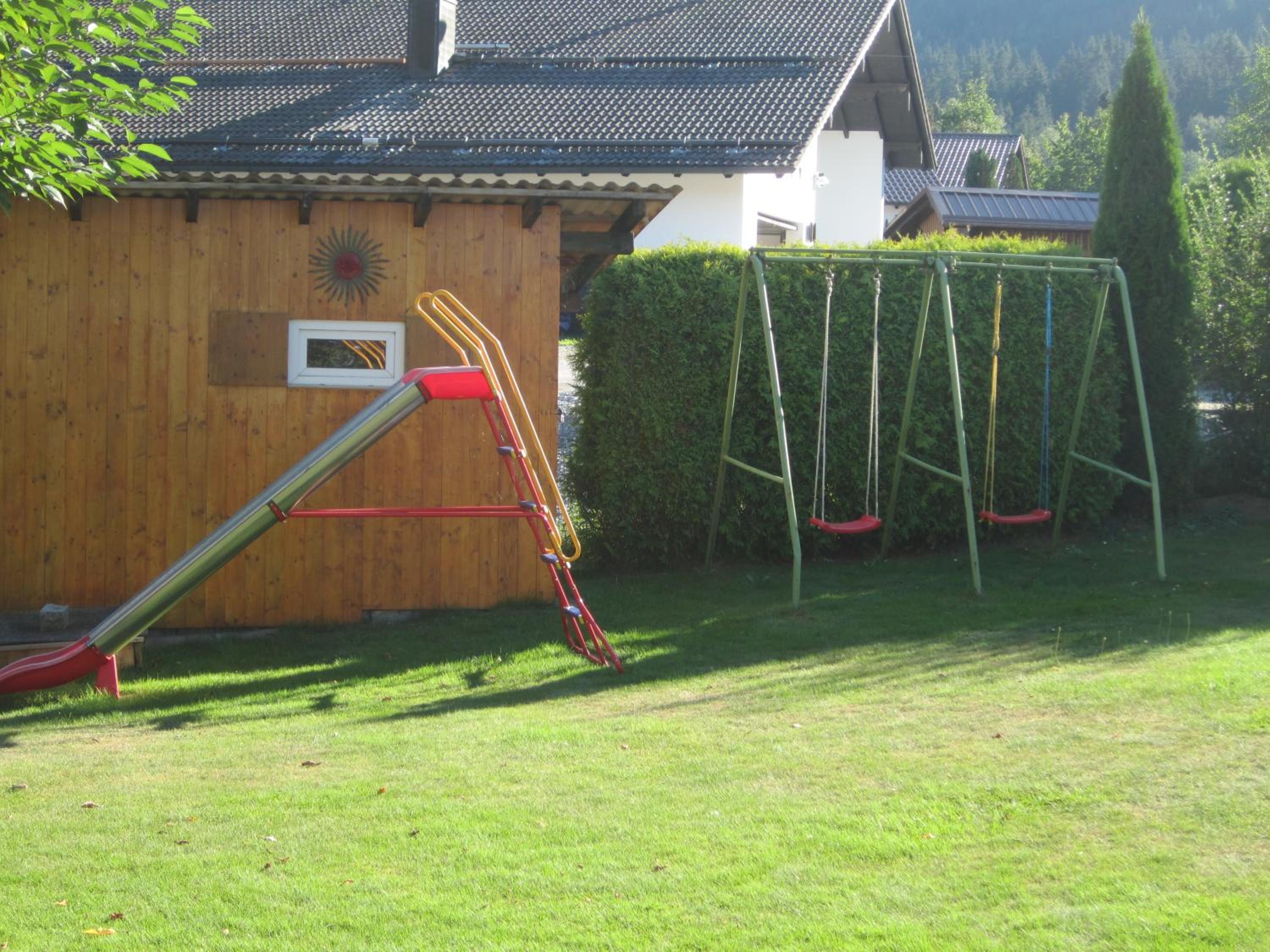 Apartment with Mountain View photo 2