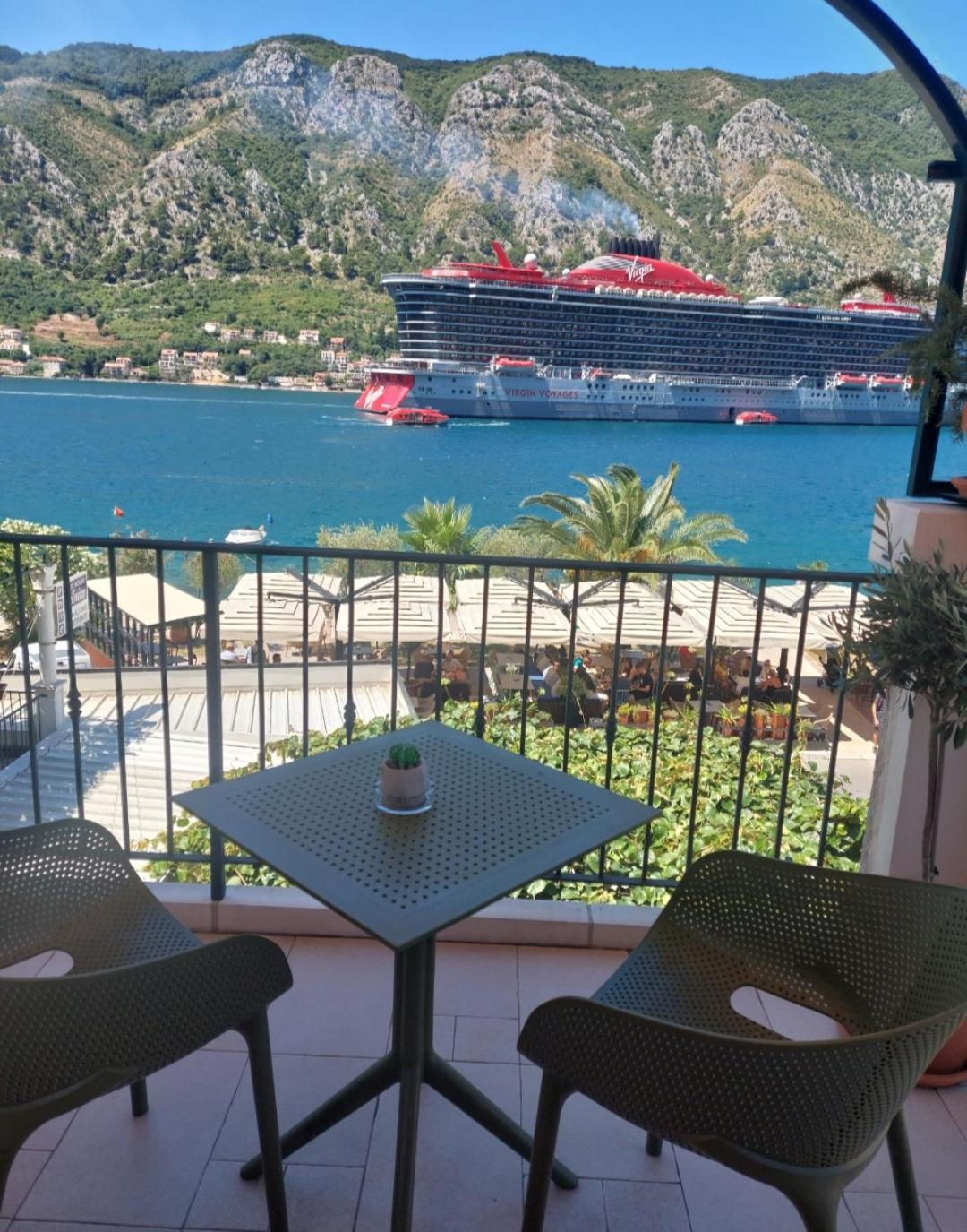 Double or Twin Room with Sea View and Balcony