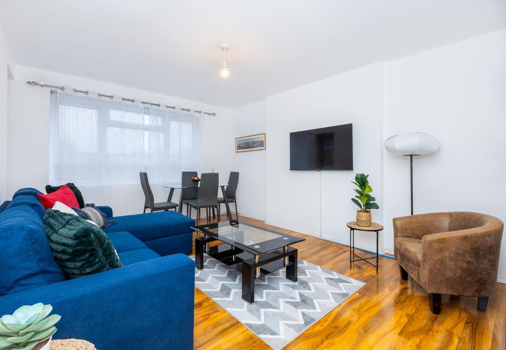 Three-Bedroom Apartment photo 1