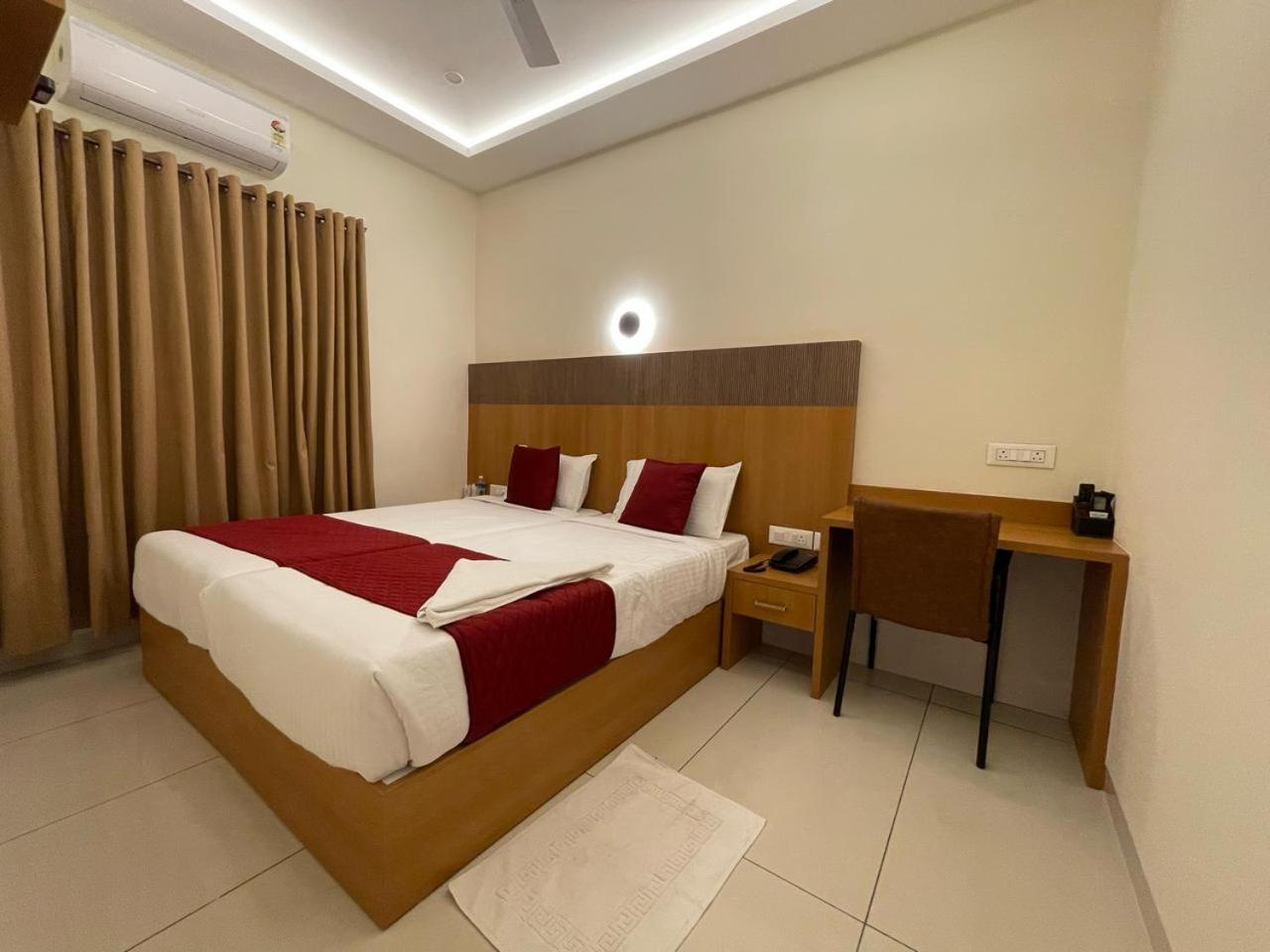 Twin Room - Photo 27