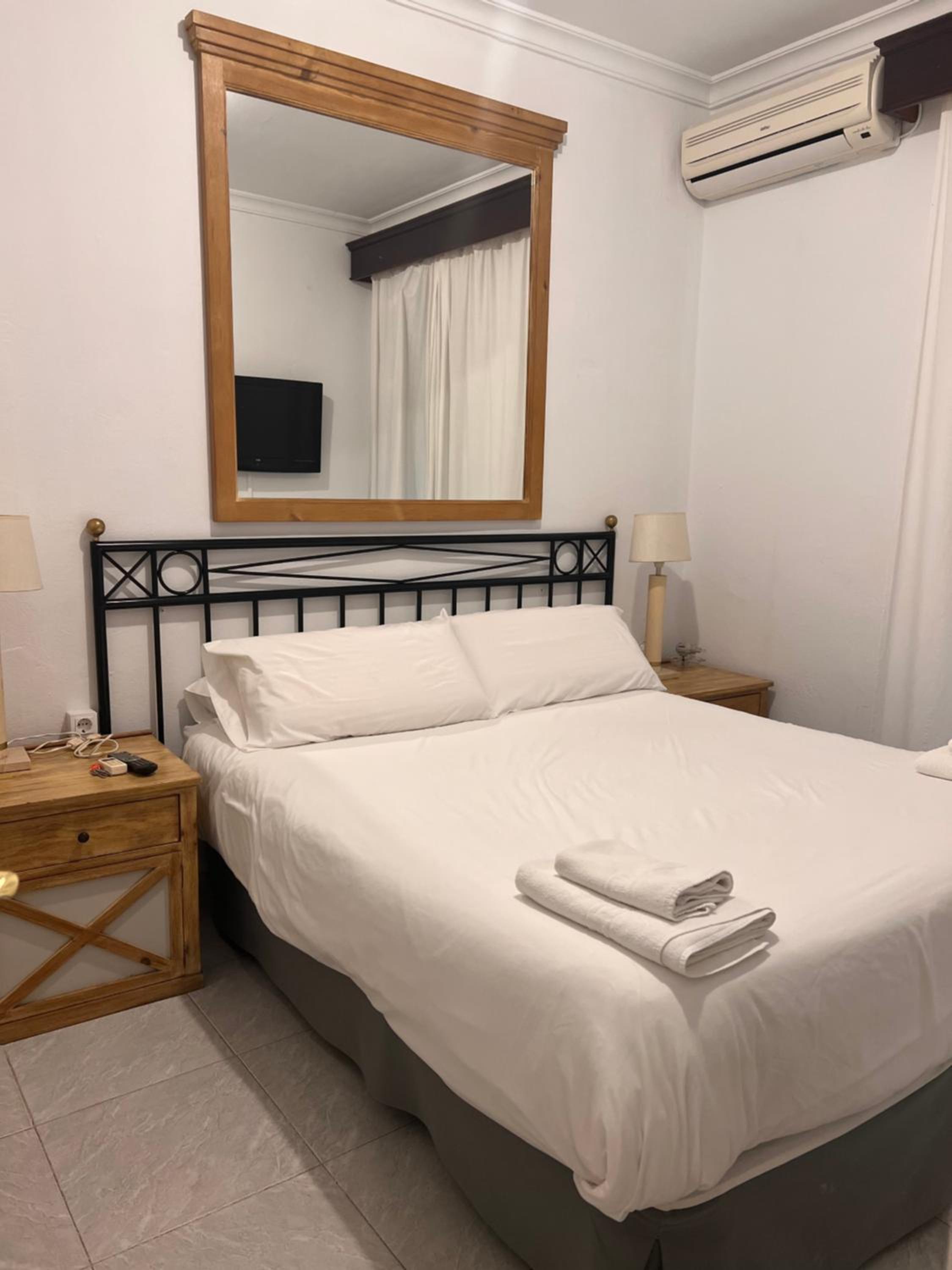 Double or Twin Room photo 3