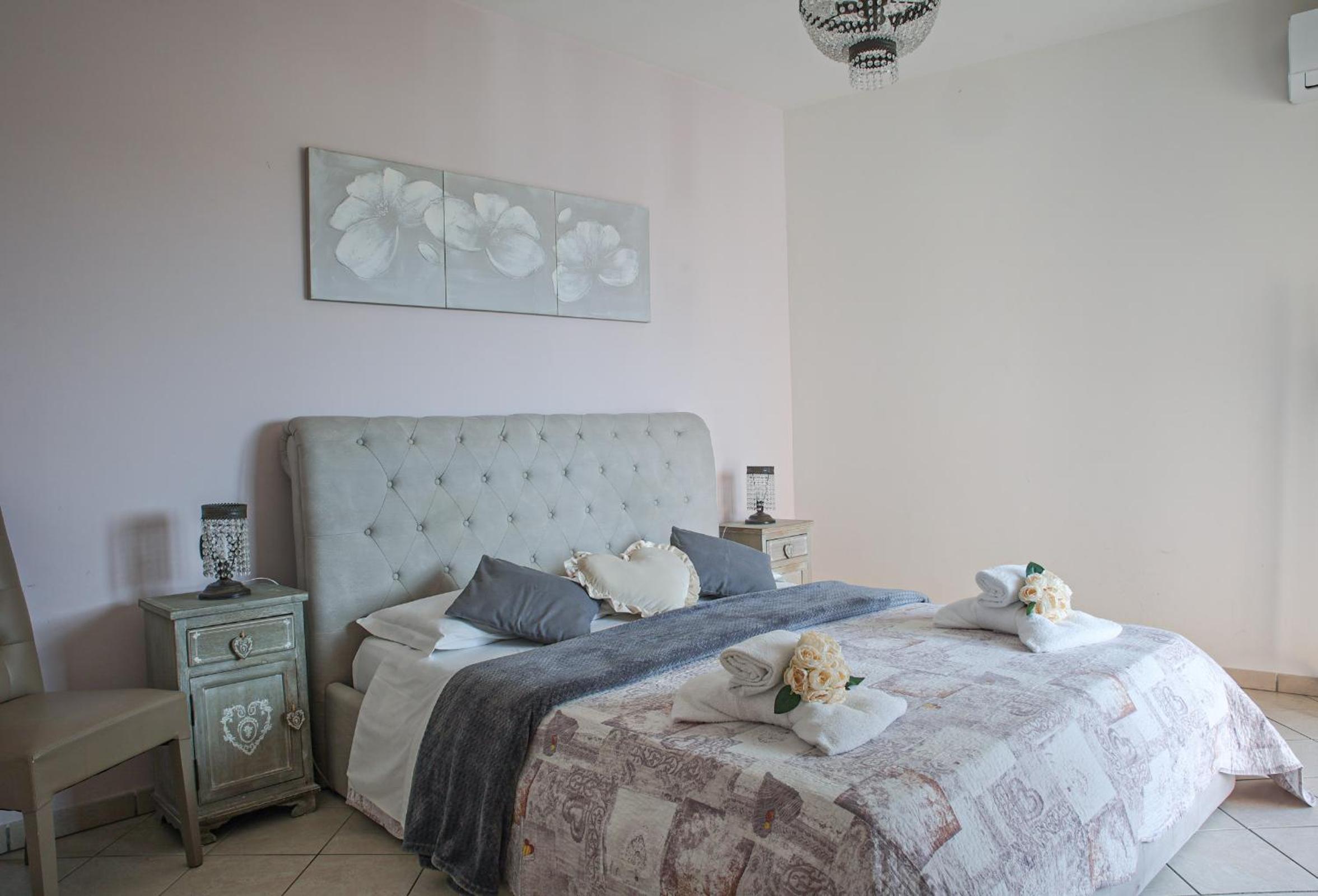Triple Room with Private External Bathroom photo 1