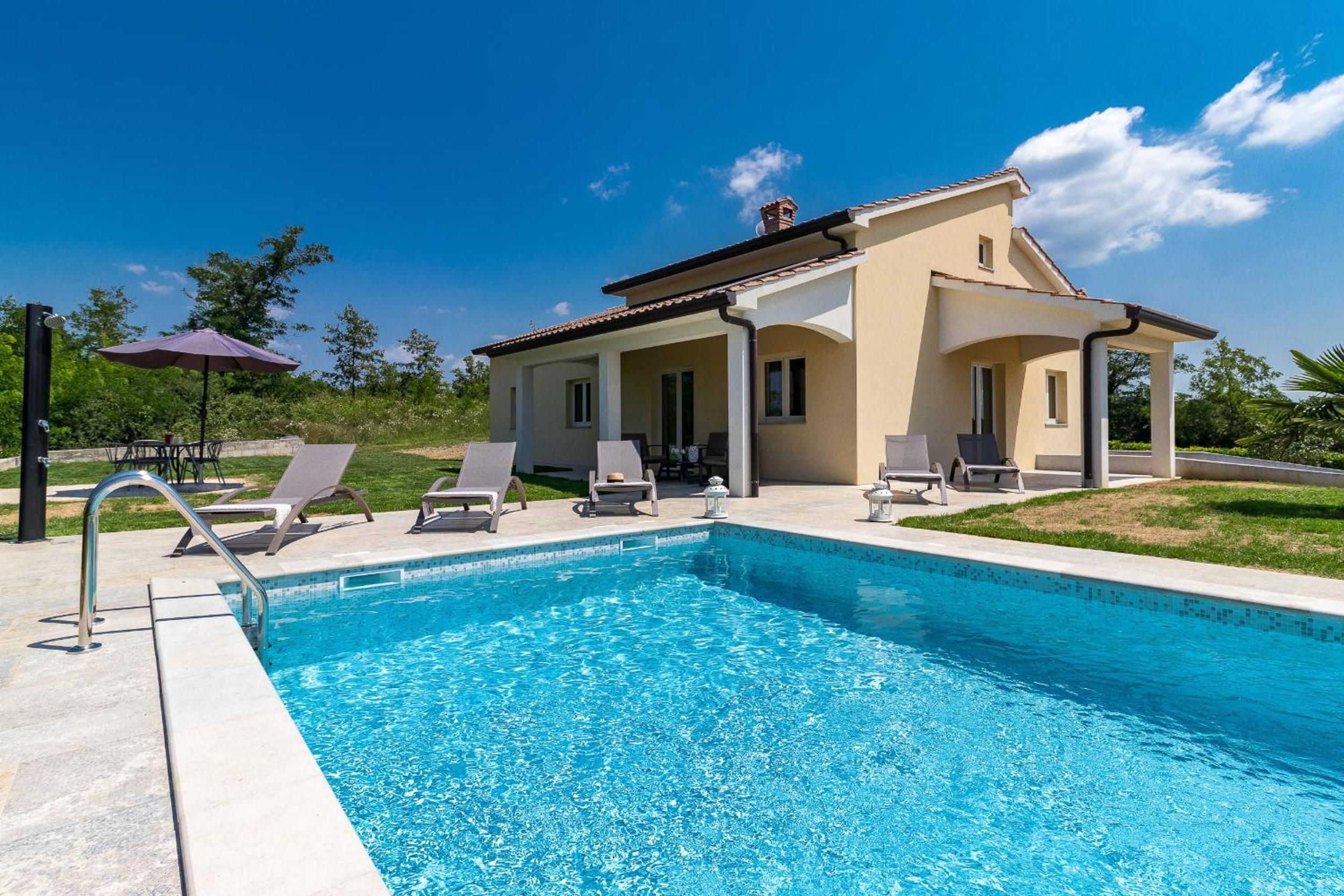 Three-Bedroom Villa photo 3