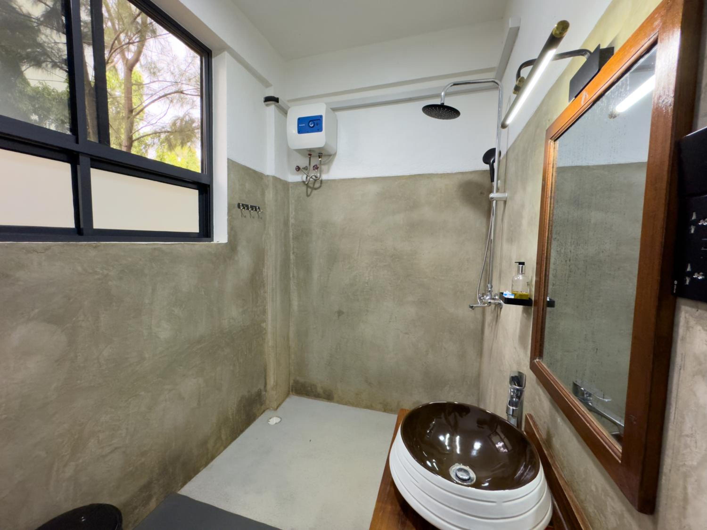 Deluxe Double or Twin Room - Photo 14