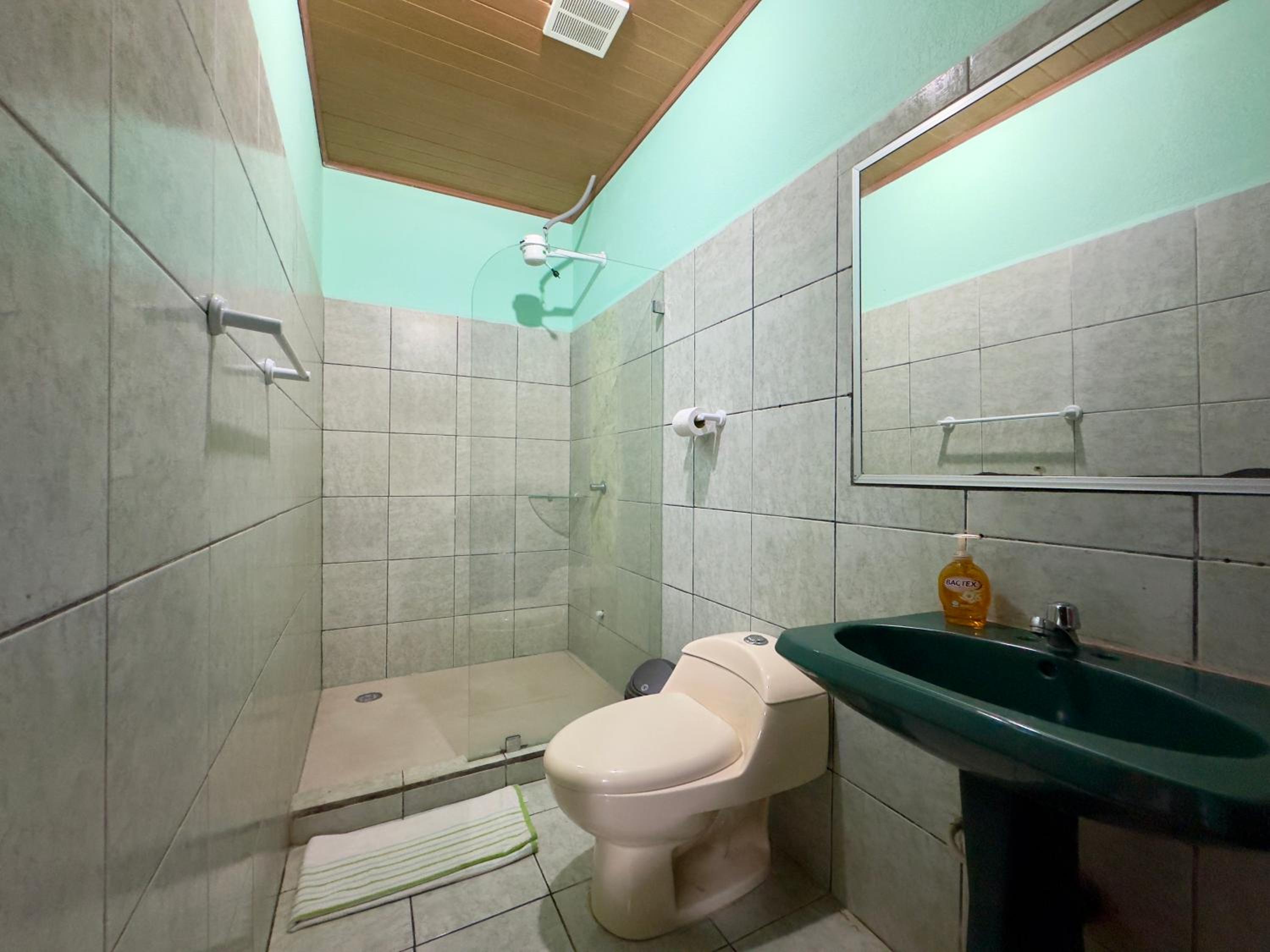 Triple Room with Private Bathroom photo 2