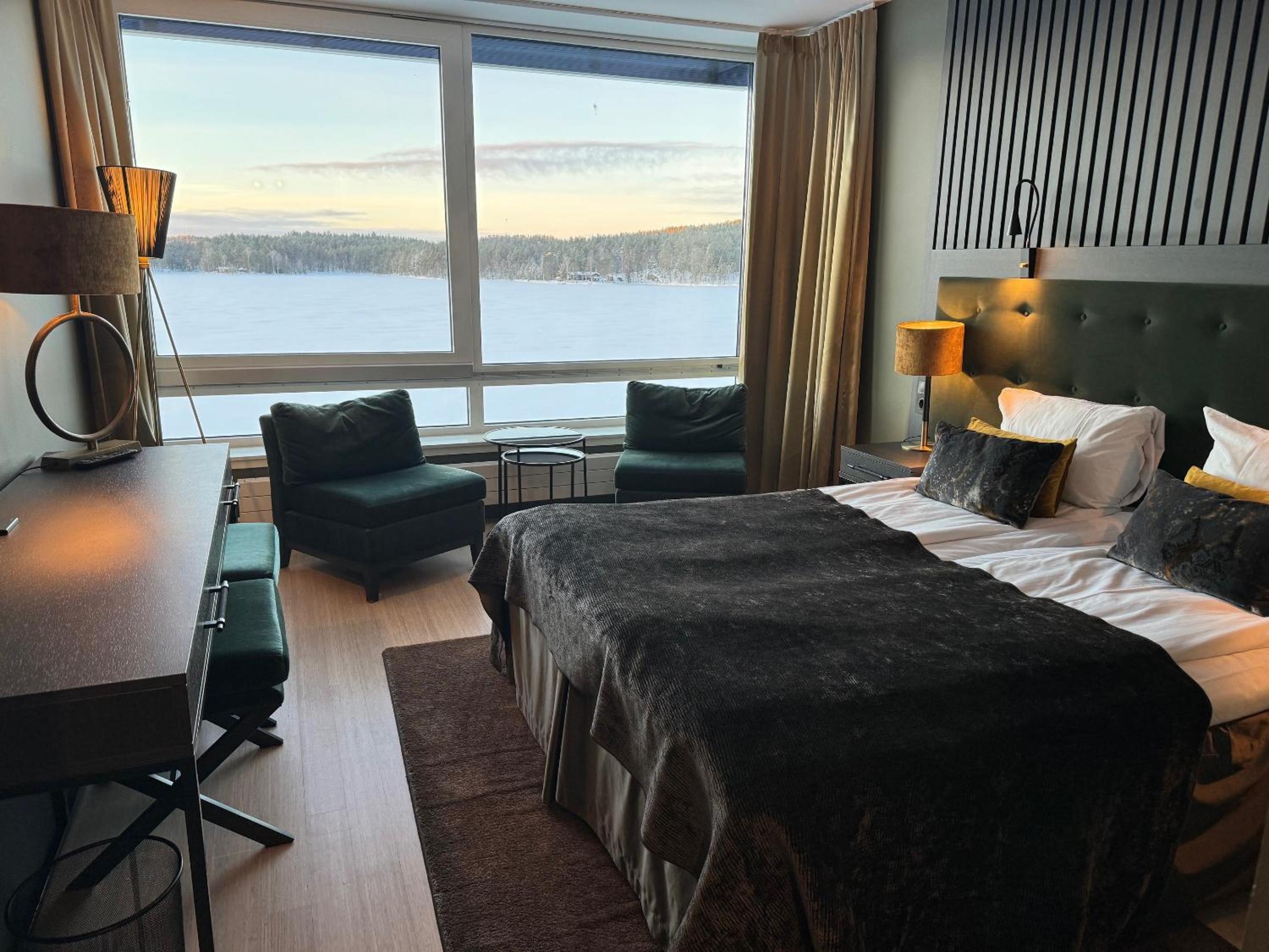 Deluxe Double Room with Sea View - Photo 2