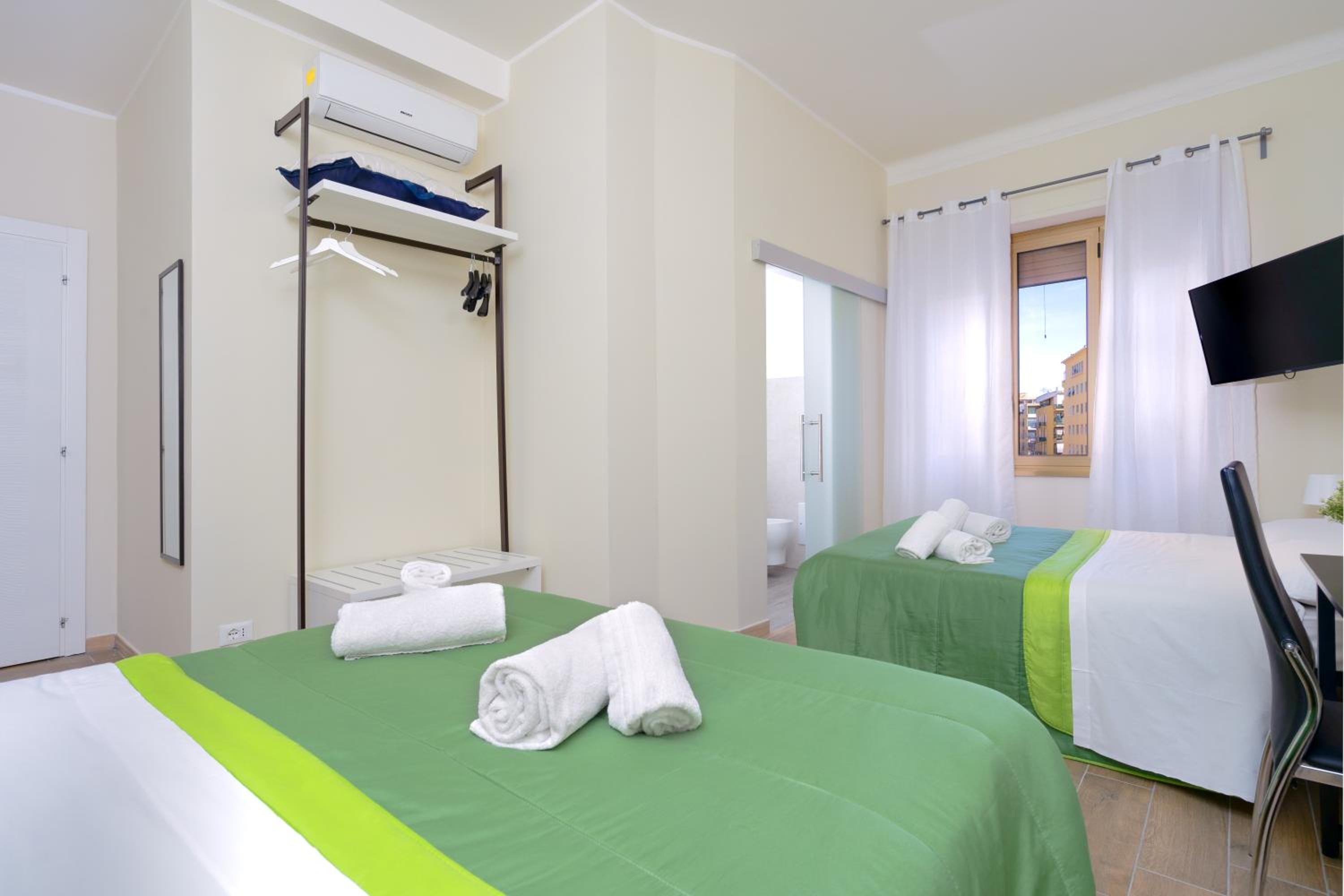 Standard Quadruple Room photo 2